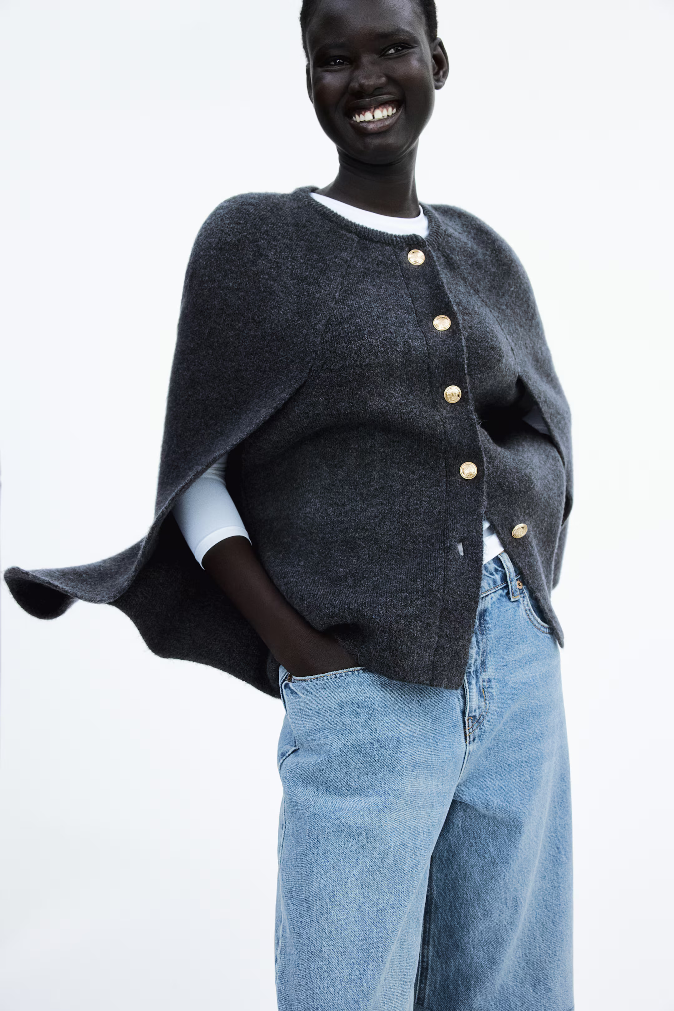 Knitted cape | H&M (UK, MY, IN, SG, PH, TW, HK)