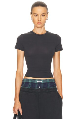 SKIMS Fits Everybody T-Shirt in Black | FWRD 