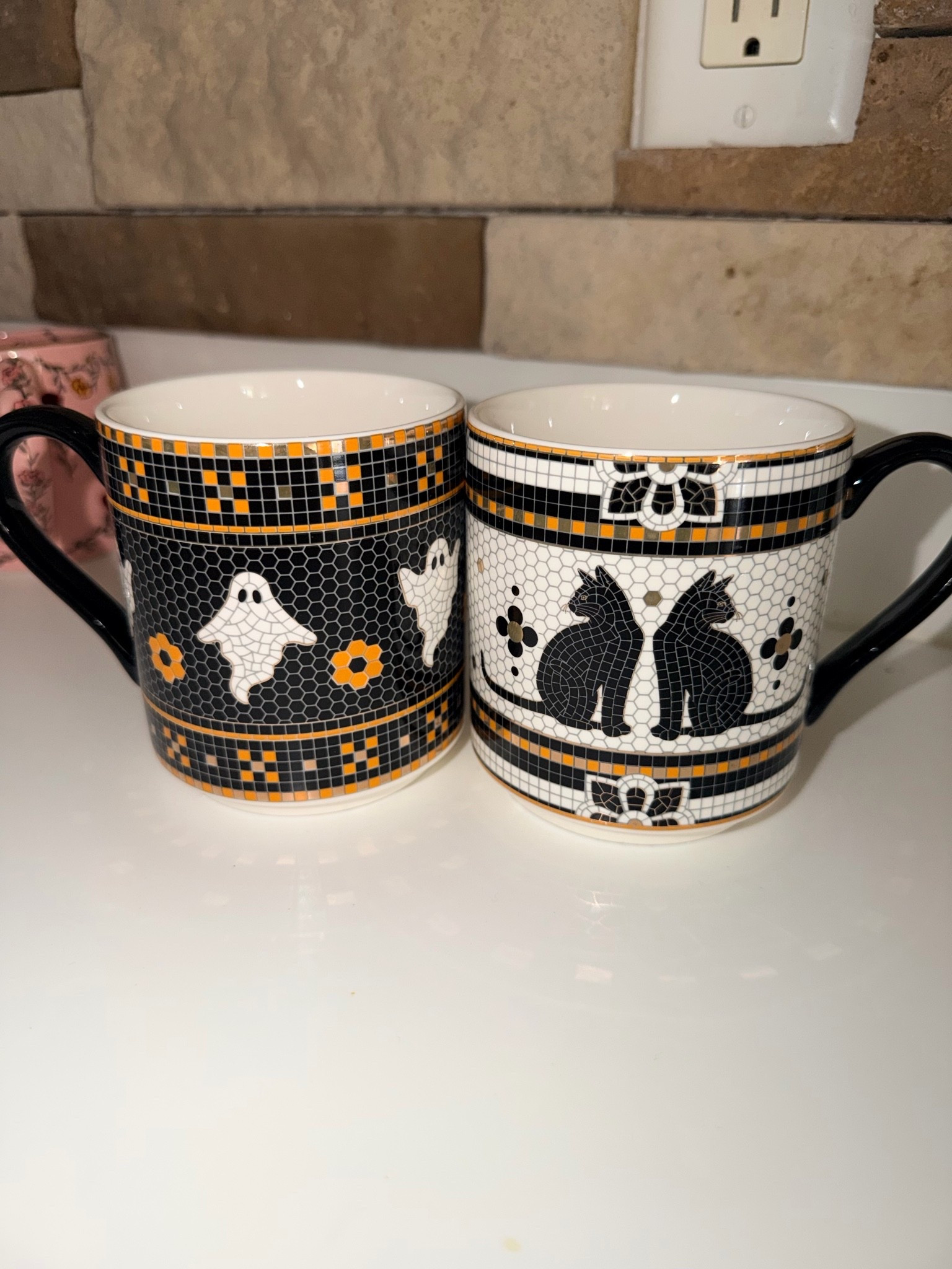👻 🐈‍⬛ New @Anthropologie 

I love these mosaic Halloween mugs + decor. 

Halloween Anthropologie mugs kitchen fall decor

#LTKSeasonal #LTKHome