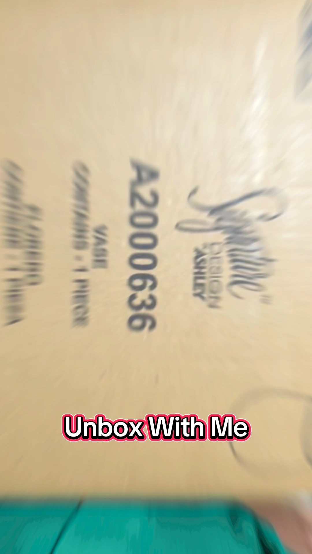 🪶 Unbox with me! This contemporary vase is absolutely gorgeous — sleek, stylish, and priced just right. Perfect for elevating any space without breaking the bank. 🤍✨

#HomeDecorFinds #VaseDecor #UnboxingMoment #InteriorInspo #ContemporaryStyle #AffordableHomeDecor #ModernHomeVibes #DecorInspo #LTKHome #HomeStylingIdeas 

#LTKHome