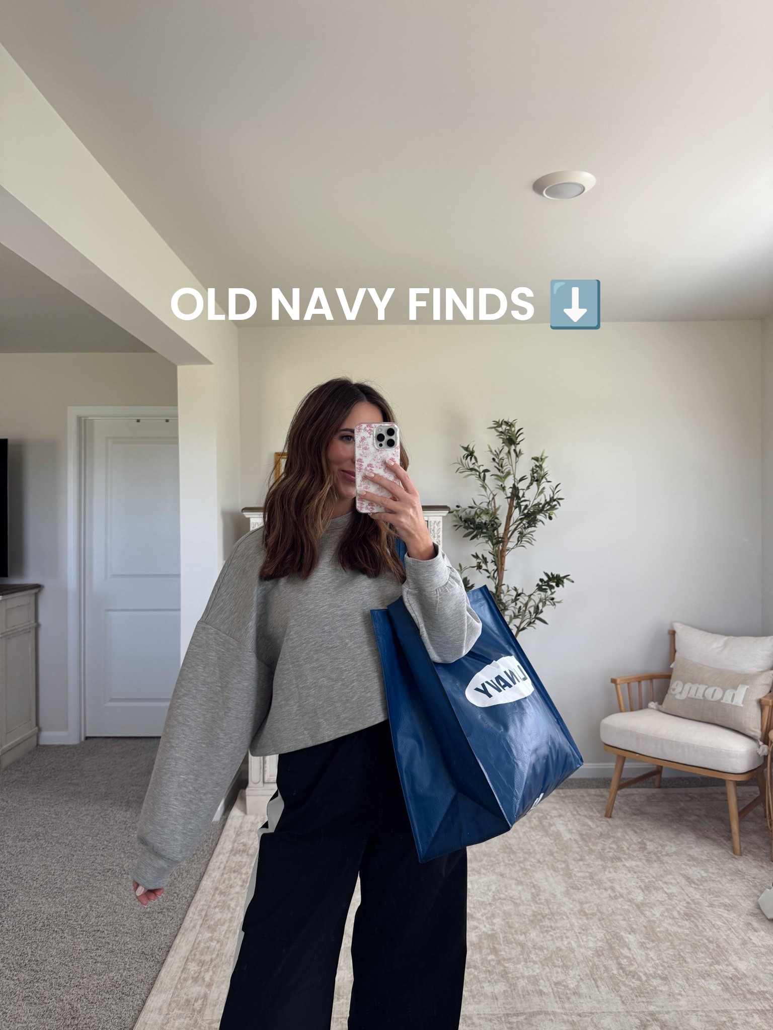 OLD NAVY HAUL ☀️
everything is TTS unless noted below ⬇️

for reference: 5’9” | 145 lbs | usually size 6 / M(medium or small tall in pants)

grey crewneck — size L for more comfy / oversized fit 

brown plaid pants + black active pants — size S tall(I’d recommend sizing down one from your TTS!)

old navy button down — size L 

harem pants — size S tall, I preferred the small tall over my TTS medium tall. If you're regular length stick with your TTS! Tall sizing runs different

denim shorts — size 4, size down one from your TTS

high waisted wide leg jeans — size 4, size down if you're not curvy