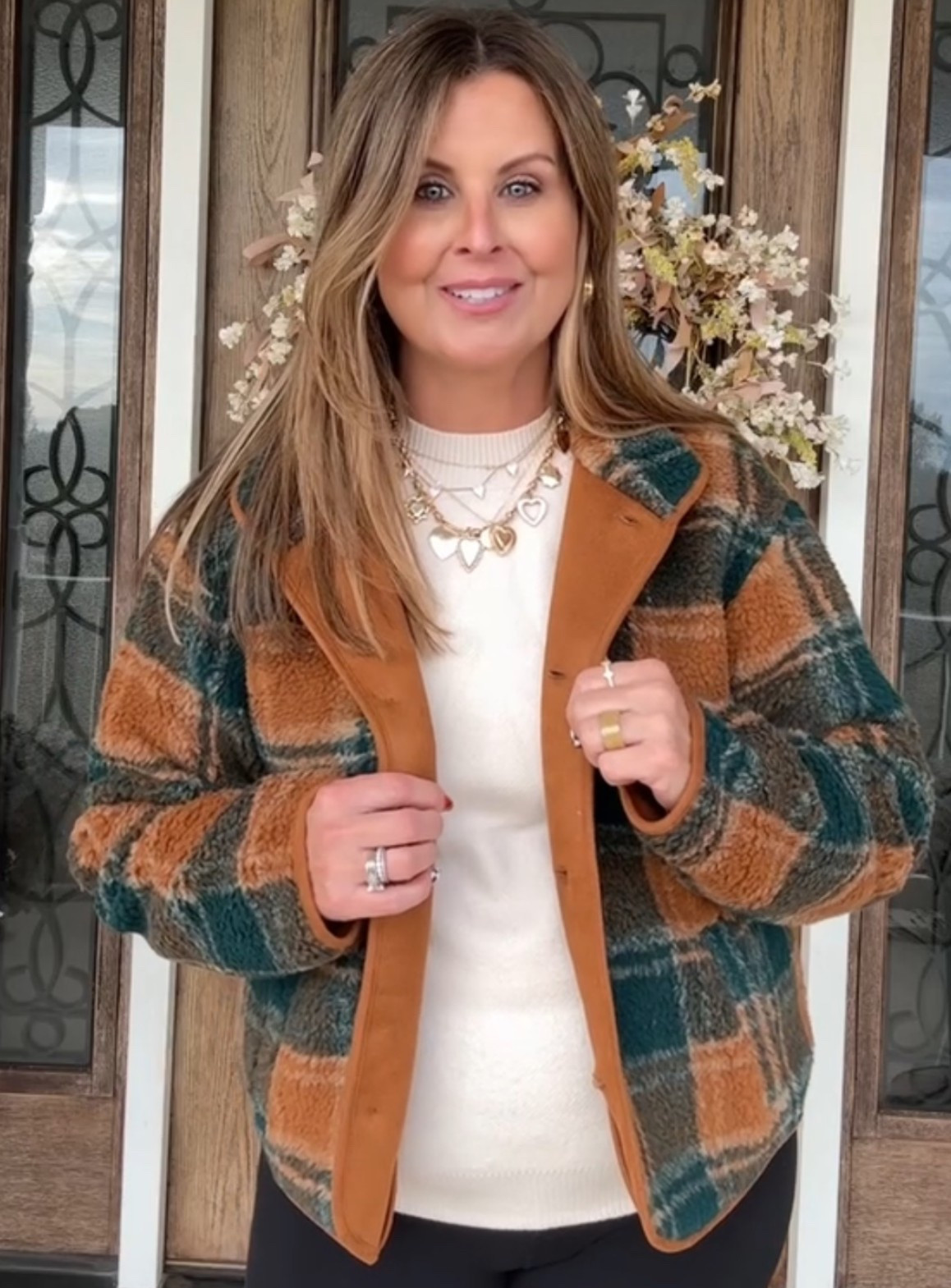 The coziest plaid jacket for fall errands, coffee runs, kid drop-off… all of it!


#LTKOver40 #LTKmomlife #LTKSeasonal