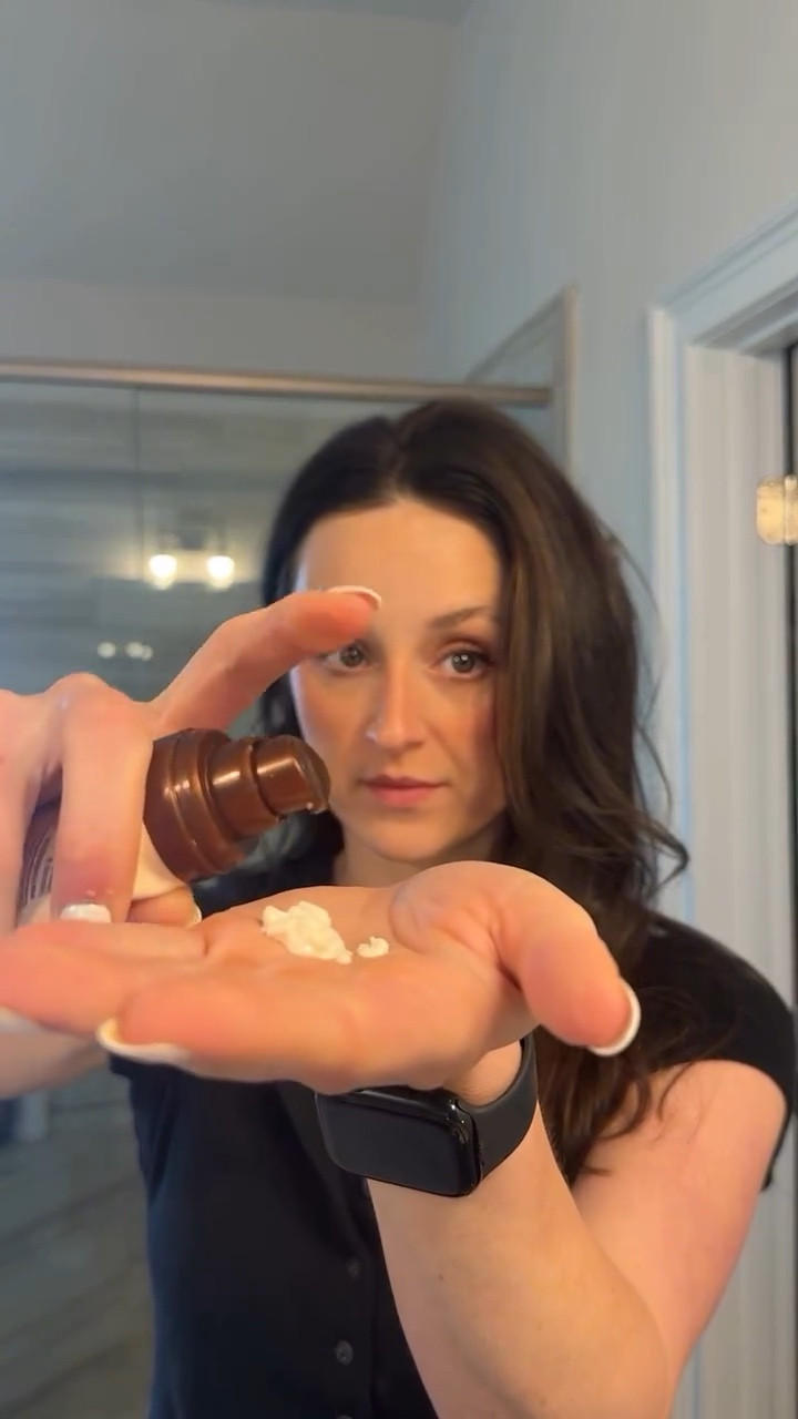 WEAR THE SUNSCREEN! 😎

@elfcosmetics 

.
.
.
#sunscreen #spf #antiagingmedicine #skinisin