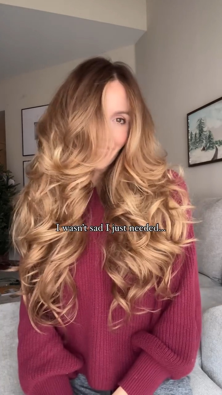 Always feel better with a fresh blowout 😄

Products I used here:
@unite_hair Boosta Line and hair oil
@sharkbeauty to dry and curl
@donnabellahair tape in extensions 

#hairtutorial #blowout #sharkflexstyle #dysonairwrap #bouncyhair #cleanhair #hairroutine #healhtyhair #unitebeauty #sandiegofamily #sandiegomom #hairideas #holidayhairstyles #glossyhair