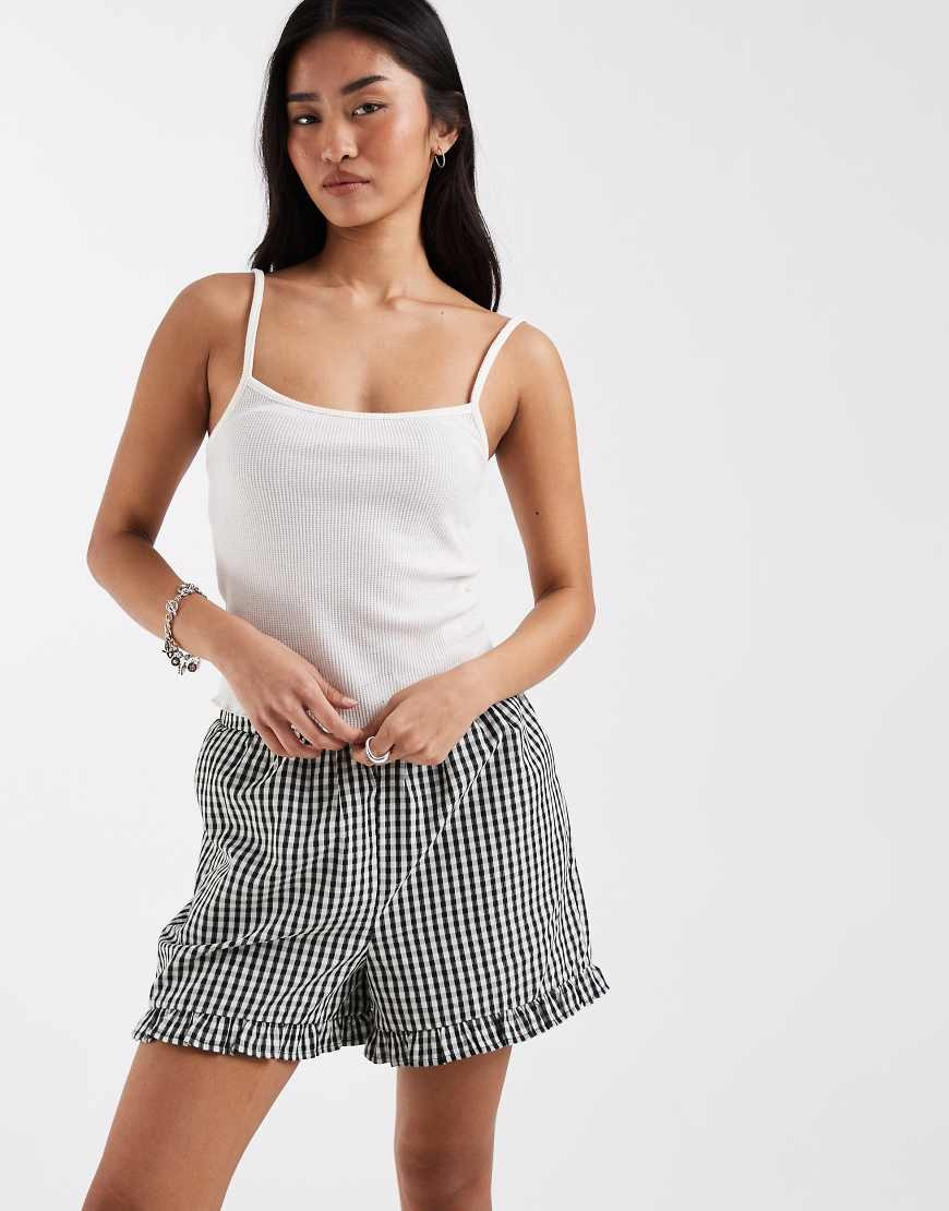 New Look frill gingham shorts in black | ASOS (Global)