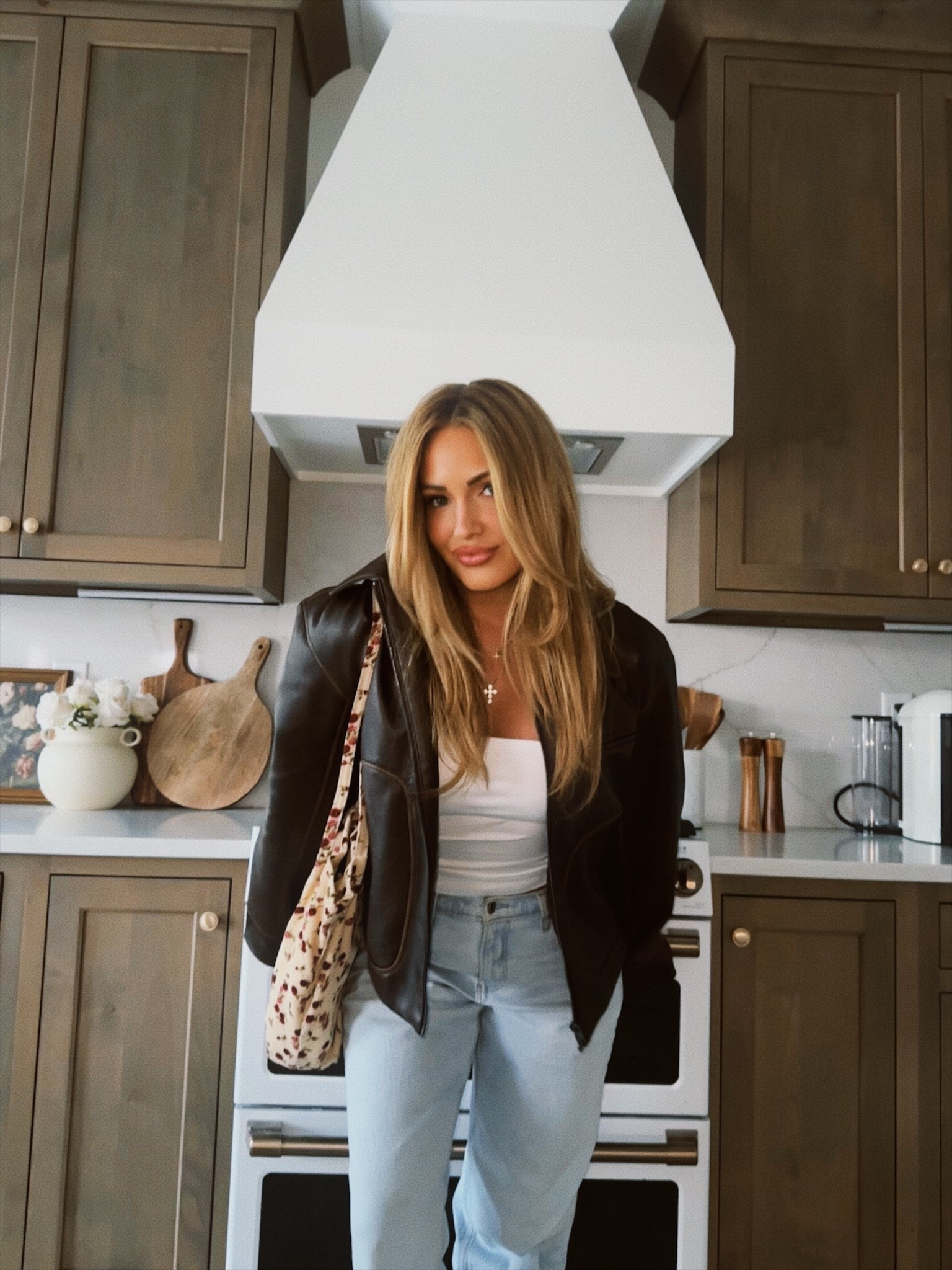 Today’s brunch and antiquing fit—baggy for the win. Baggy jacket, baggy jeans, baggy bag👌🏼 

#LTKootd