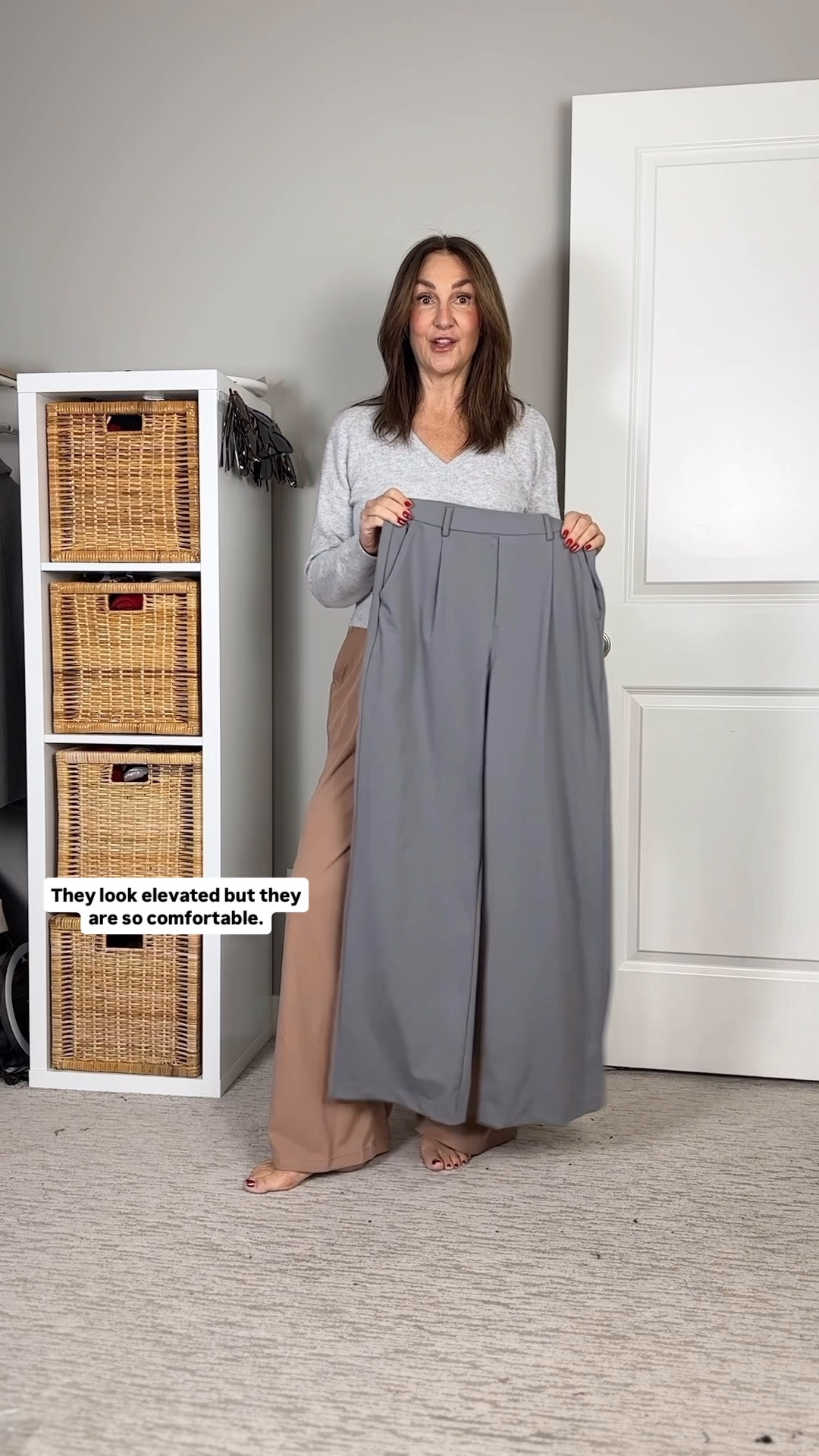 Trousers that look elevated but are stretchy and comfortable pull on! I’m 5’ 7” size 4ish wearing my usual size S in the long inseam.
Both styles come in several colors and inseams.
Halara discount code:
* code: cb202512
* US: 5% off orders under $99, 10% off orders $99 or more, $50 off orders $199 or more
* Canada: 5% off orders under $139, 10% off orders $139 or more, CA$50 off orders $199 or more
* expires Dec 31 2025

Also linked the jeans I’m wearing in size S regular length and cashmere sweater in S.


#LTKootd #LTKSeasonal #LTKFindsUnder100