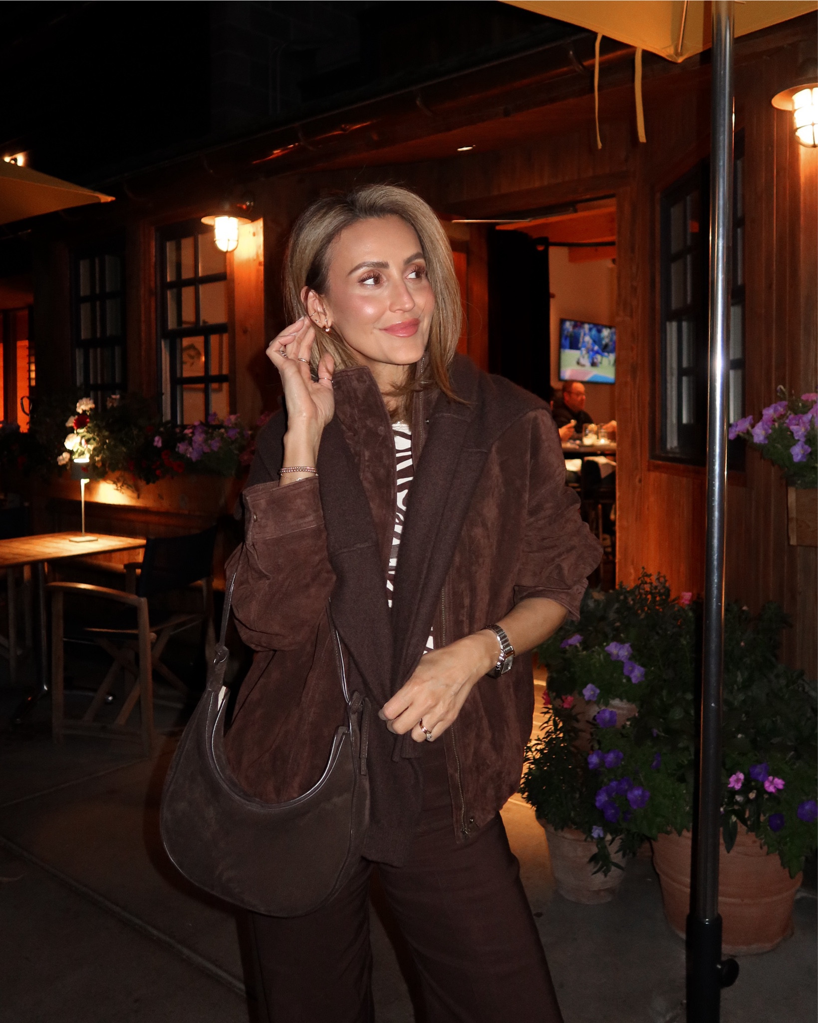 What I wore to dinner in Aspen + round up of the most flattering pants I own in three versions! 

Comment SHOP and I’ll send you a DM with all of the links to shop 💫 you can always check my stories for direct links, highlights or shop via link in my bio! 

Pants size 25, tops xs jacket small 

#LTKSeasonal #LTKStyleTip #LTKShoeCrush