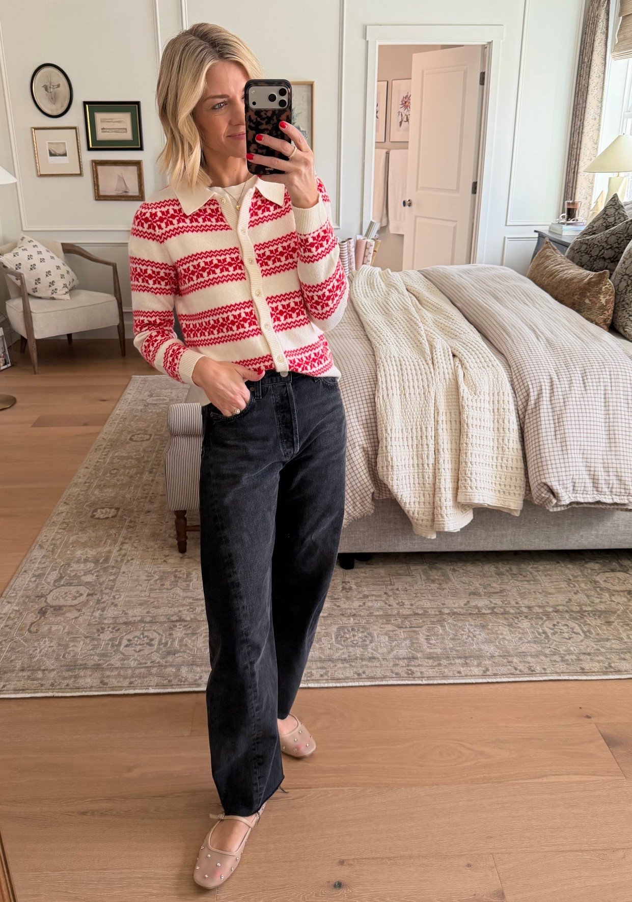 Loving this festive sweater. Wearing my normal size small.

#LTKHoliday #LTKSaleAlert #LTKmomlife