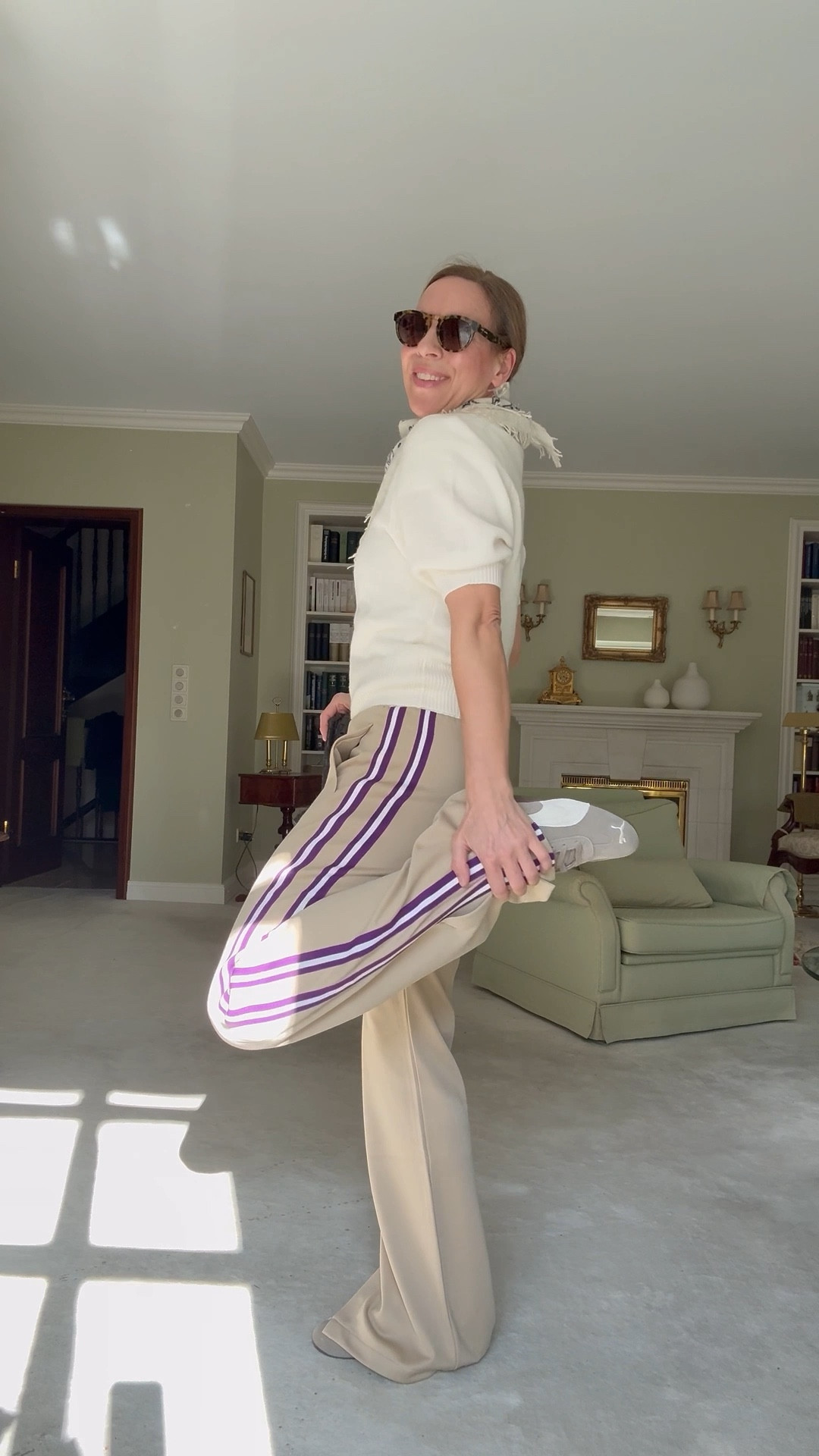 Jogging Hose, Bandana von Von Goat, Kaschmir Pulli & Speedcats

#LTKspring #LTKdeutschland #LTKshoes