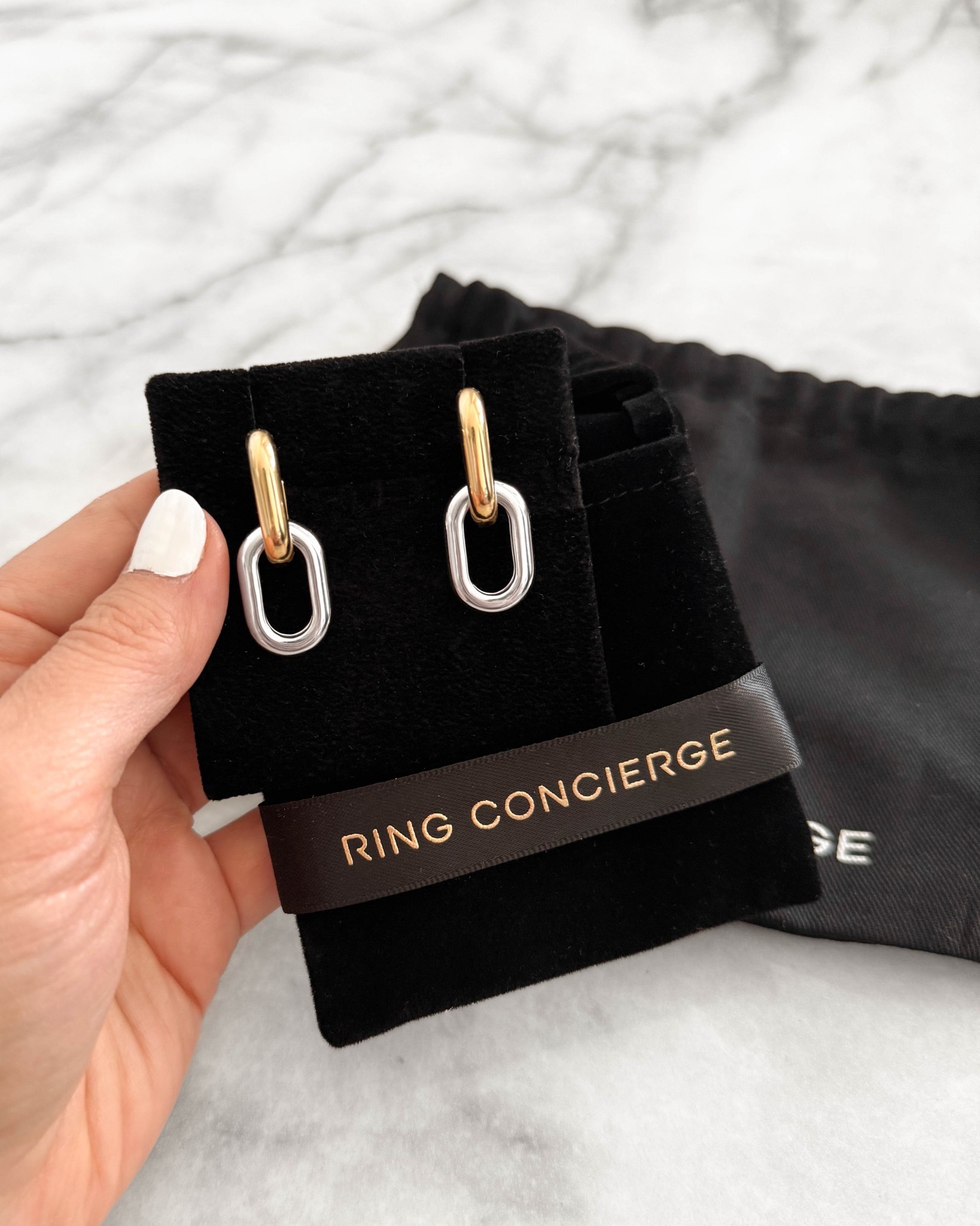 I’ve been loving the mix of yellow and white gold, and the @ringconcierge Link Cloud Earrings were the perfect addition to my collection! 💛🤍 Lightweight, versatile, and an instant statement—worth every penny! Would you rock two-tone jewelry? Let me know below! #RingConcierge #JewelryLover #TwoToneGold #StatementEarrings

#LTKPetite #LTKStyleTip