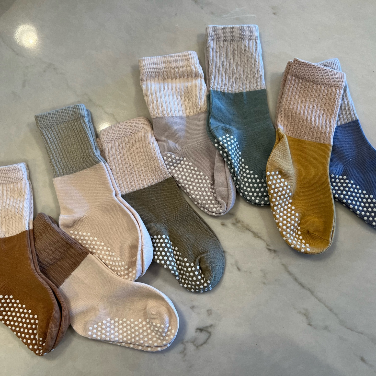 Toddler socks - sizes newborn - 5T 


#amazon #founditonamazon #babysocks #neutrals #babyootd #toddlerootd #socks #amazonfind

#LTKfamily #LTKkids #LTKbaby