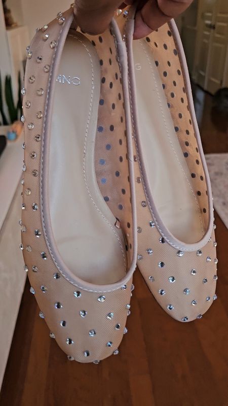 Ya'll these rhinestone flats are beautiful! They elevate casual outfits and compliment fancier outfits all while providing comfort! I wore these on Eid and they went perfectly with my salwar kameez! 

#LTKshoecrush #LTKfindsunder100