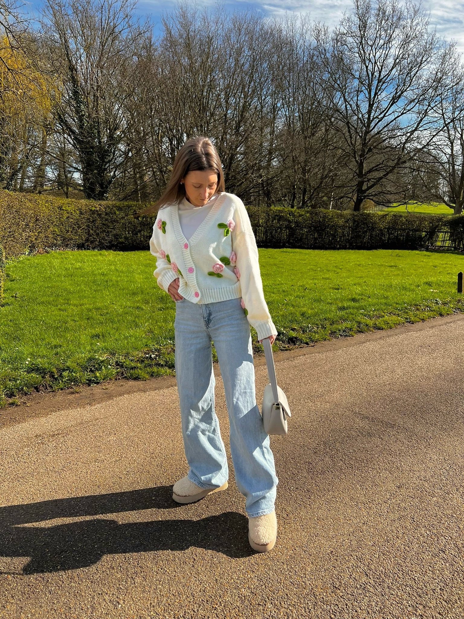 cardigan, transitional outfit 

#LTKSeasonal #LTKsalealert #LTKfindsunder50