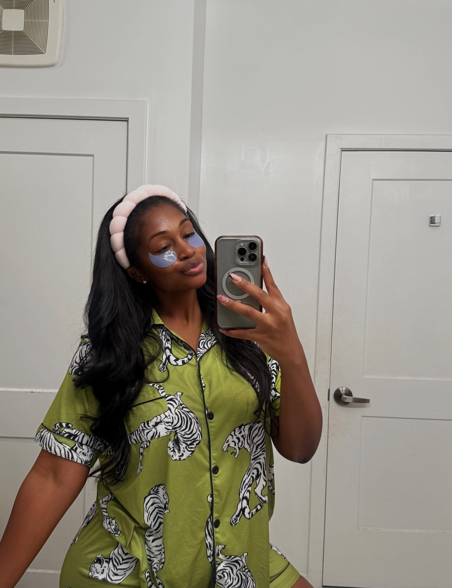 Super cute pajamas 💚