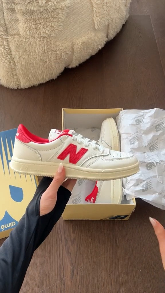 New balance 300 hot sale vintage red