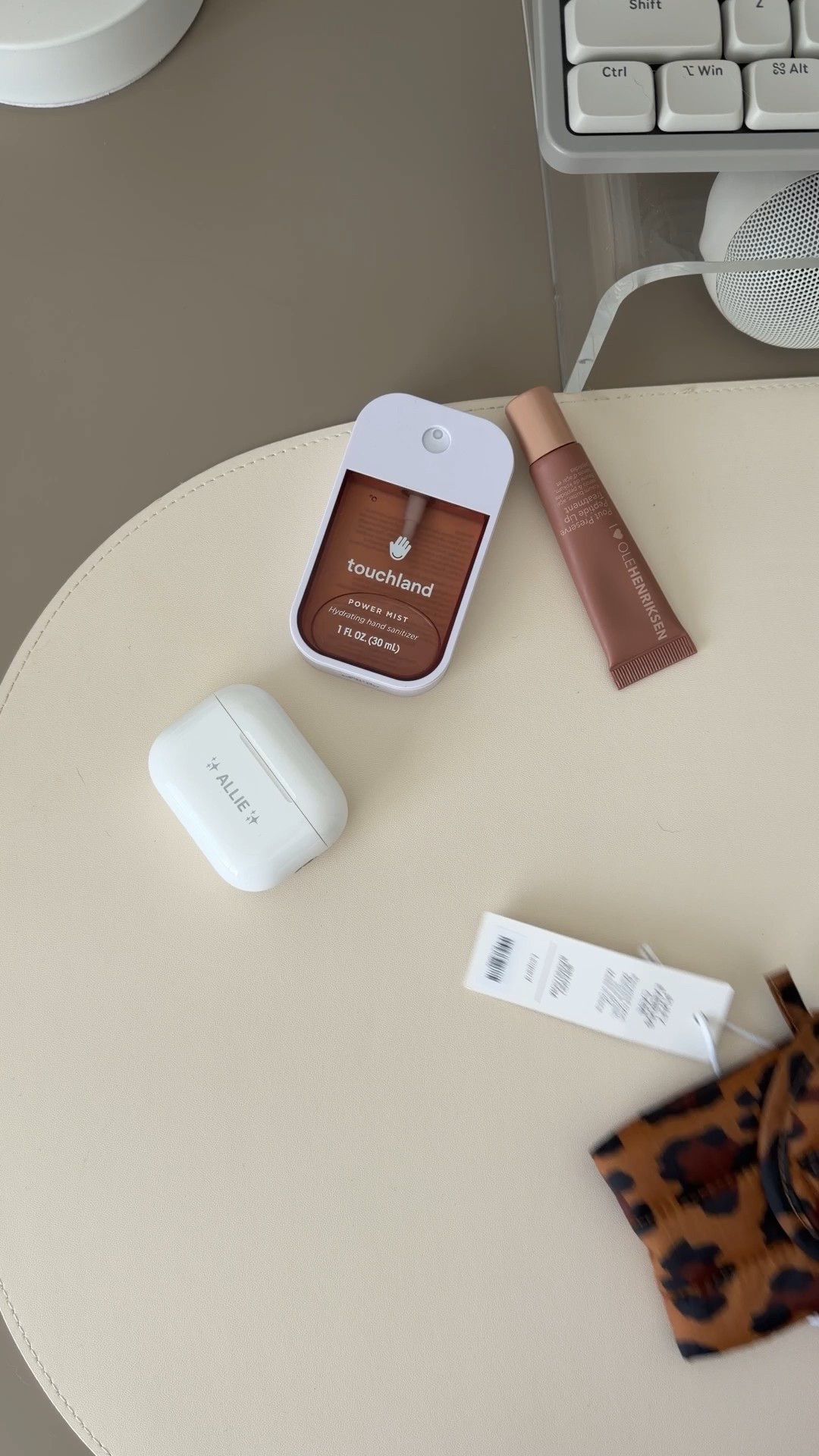 When you find the cutest pouch for your AirPods 😍🍁

#LTKHome #LTKItBag #LTKStyleTip