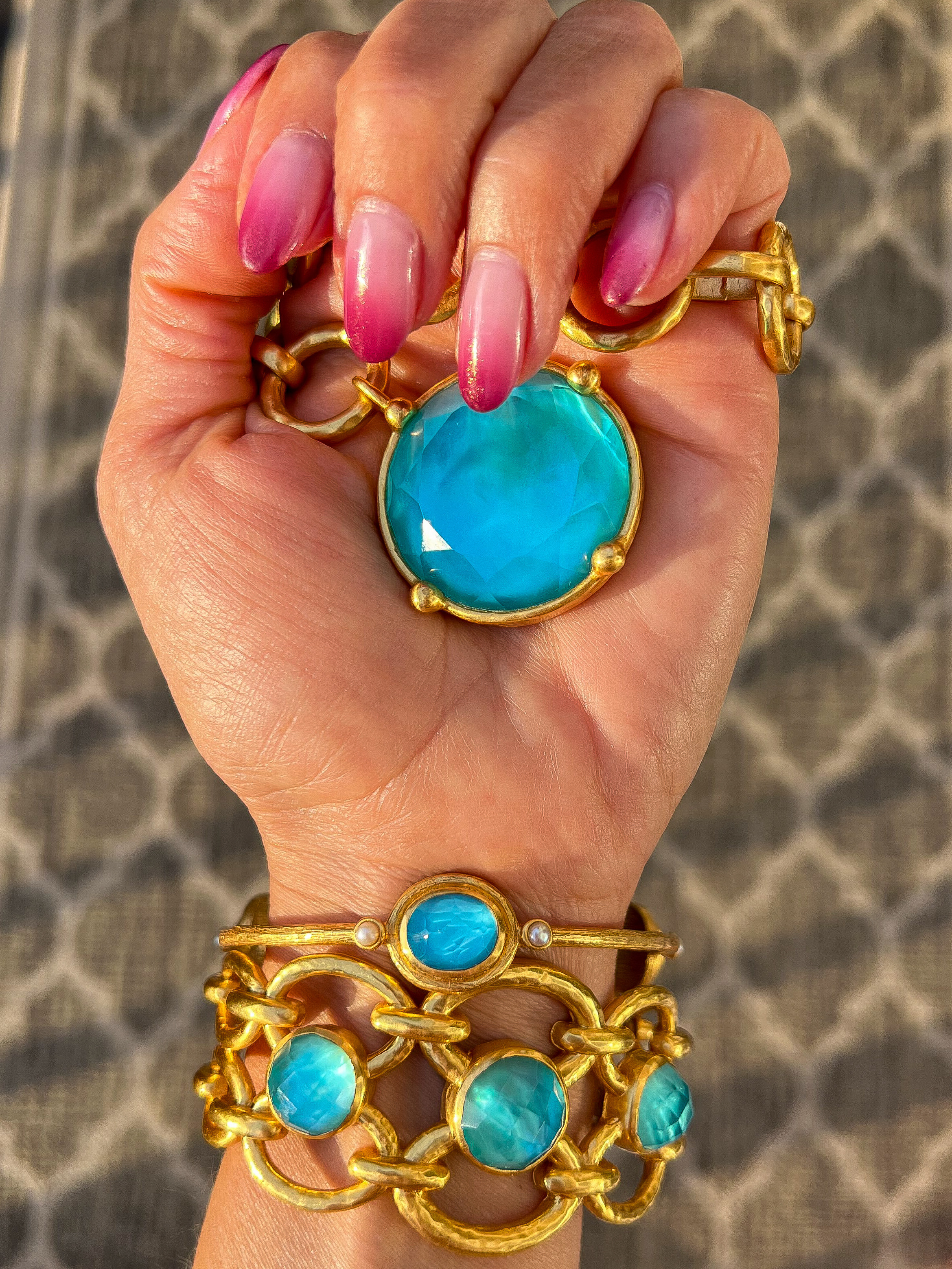 This dreamy turquoise-and-gold combination is everything. 

 #LTKBeauty #LTKWorkwear #LTKWedding