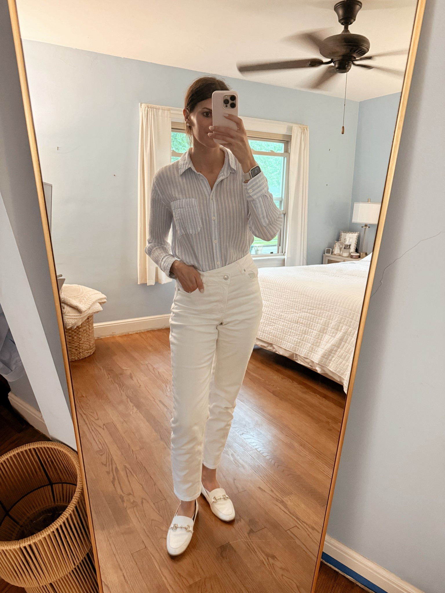 Casual work outfit | workwear inspiration | casual outfit 

Top: Old Navy | small
Jeans: American Eagle | 4L


#LTKWorkwear #LTKFindsUnder50 #LTKSummerEdit