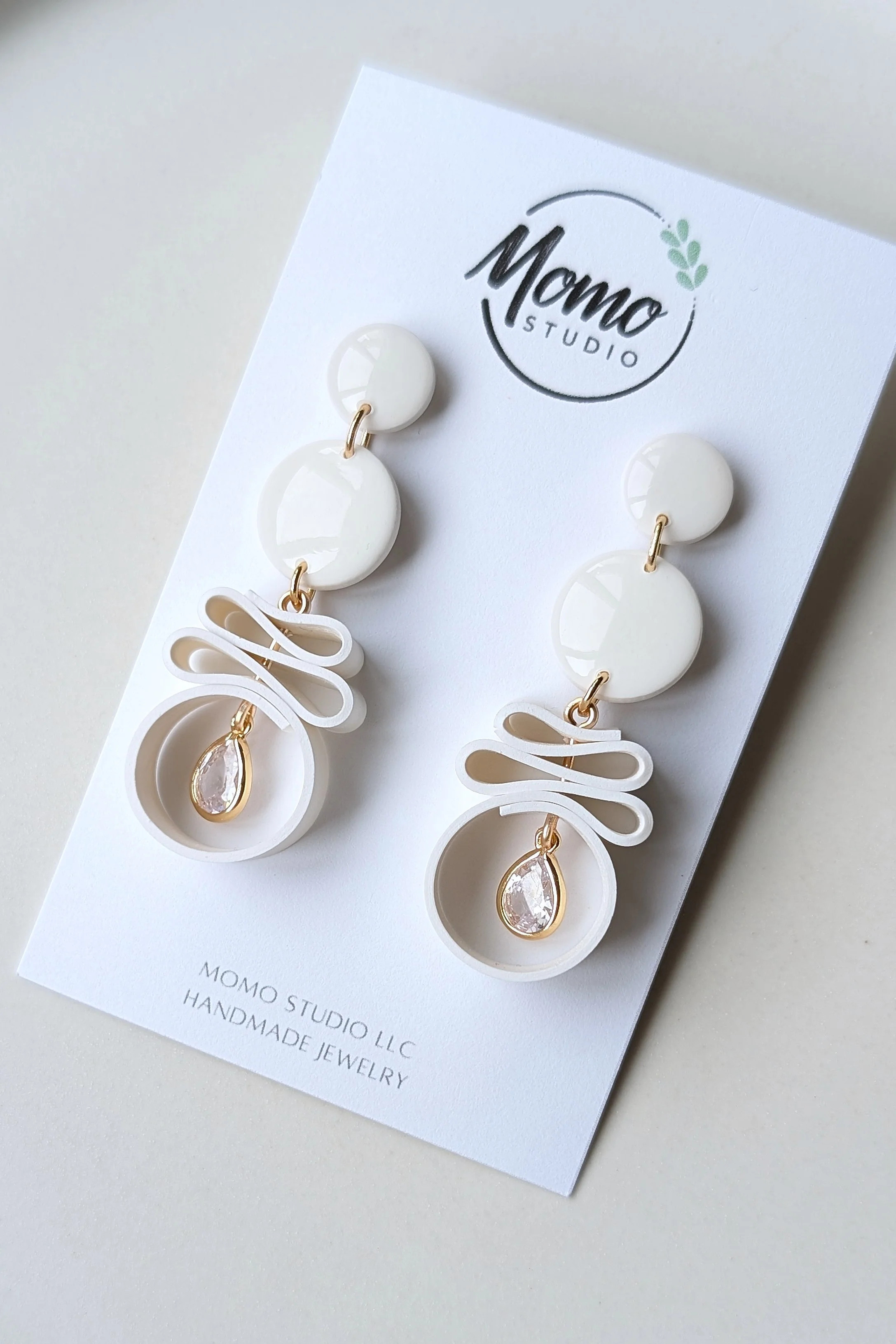Dangle #6 - Ribbon Collection - WHITE + GOLD | Momo Studio