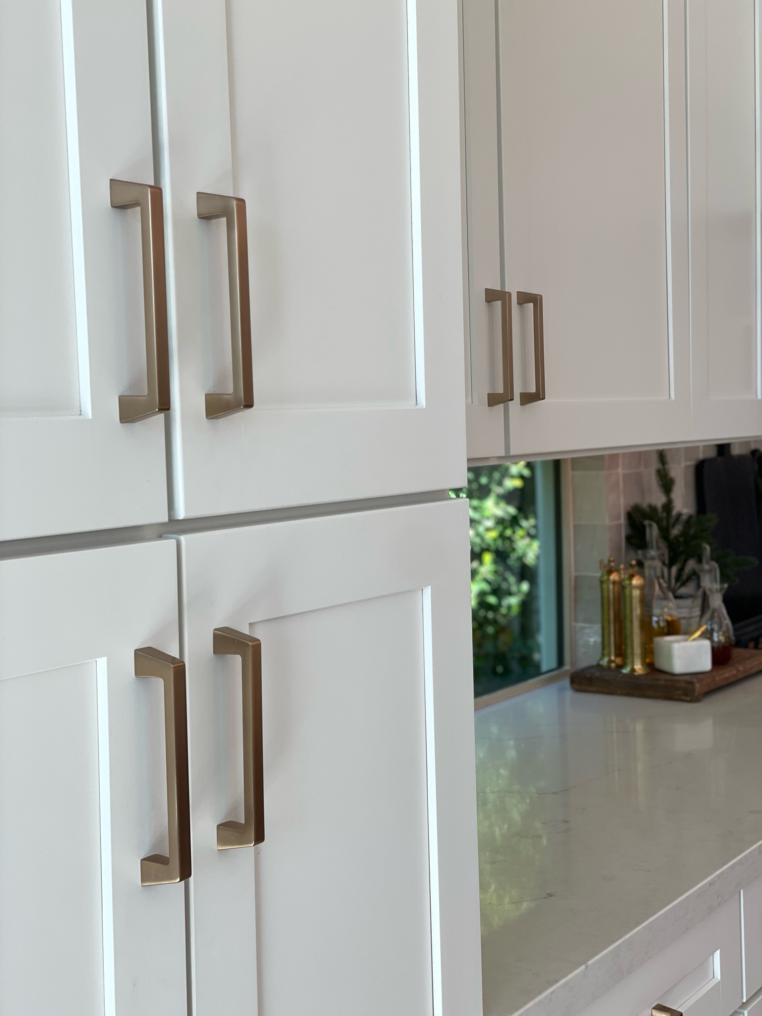 Shop our kitchen hardware here! 

We have the 5- 1/16” on our cabinets, 12” on drawers and 18” on our paneled refrigerator. 


Kitchen hardware -champagne bronze hardware-champagne bronze cabinet pull-Amerock-Blackrock 

#LTKhome