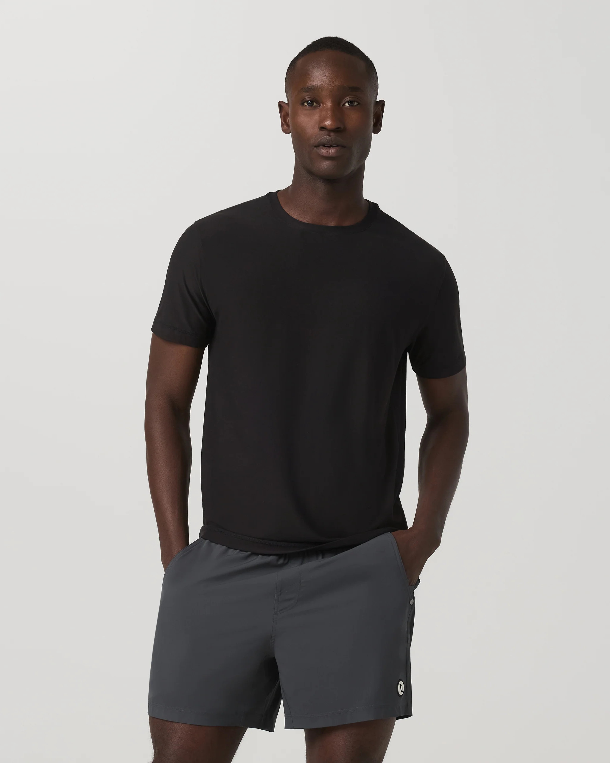 Strato Tech Tee – Men's Black Quick Dry T Shirt – Vuori | Vuori Clothing (US & Canada)