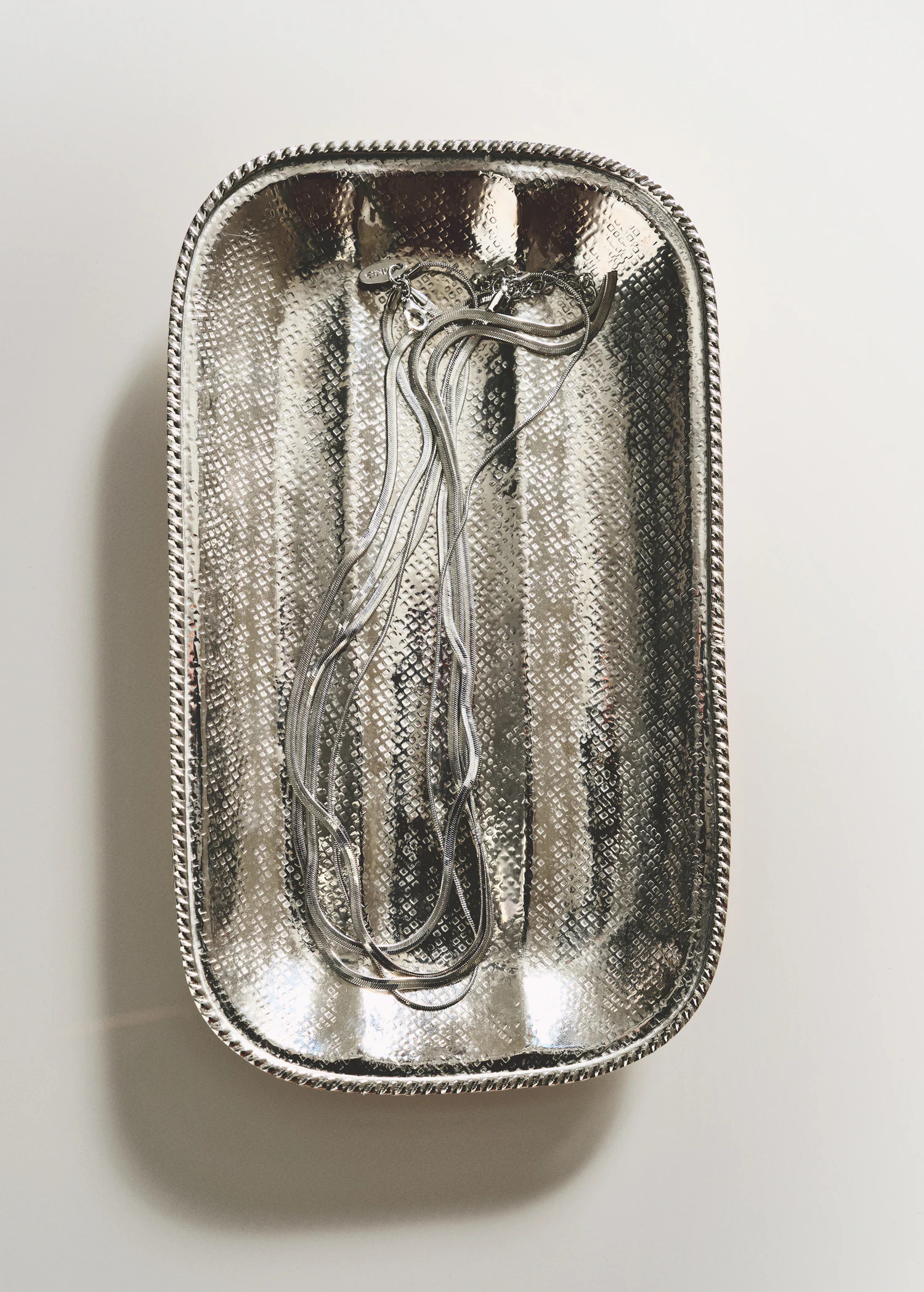 Rectangular brass bathroom tray | MANGO (UK)