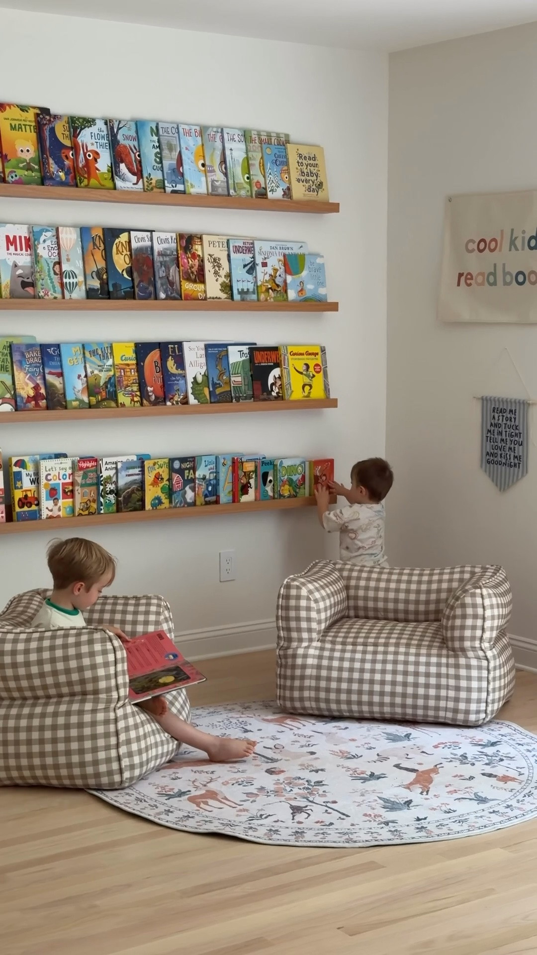 DIY KIDS LIBRARY!! Linked everything we used