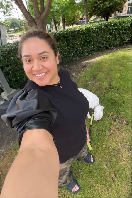 You know I wear a vegan leather sleeve top to walk my dog lol! 

I am working on reaction with my rescue dog & this leash prevents him from pulling me down or dislocating my shoulder as it attaches to my waist. 

Perfect for hiking & jogging!