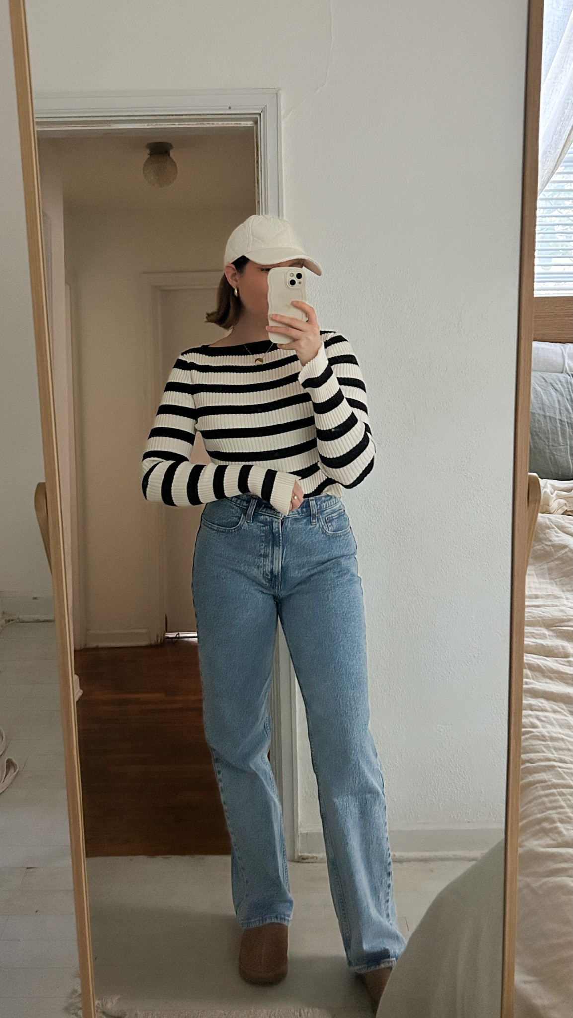 My favorite denim! Fits TTS, and I’m 5’6. These are the Abercrombie high rise 90s relaxed in medium marble! Linked the exact ones and they’re on sale! 

#LTKsalealert #LTKstyletip #LTKfindsunder100