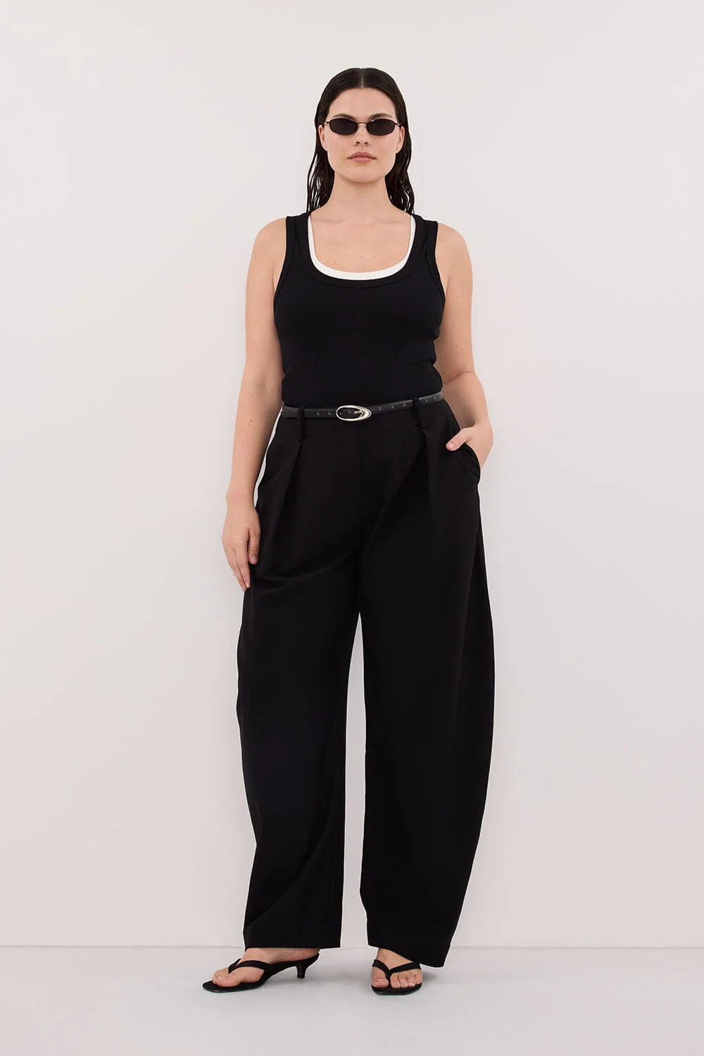 ROMY BLACK BARREL LEG TAILORED PANT | DISSH