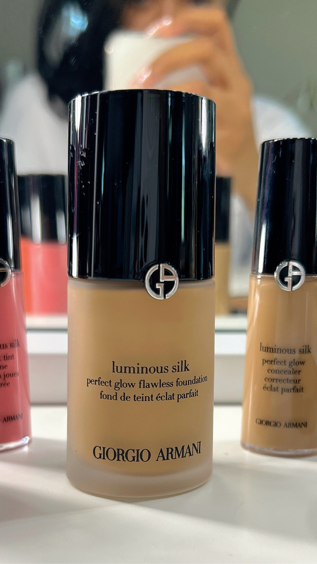 My first impressions of the Giorgio Armani Luminous Silk collection are in… and wow ✨ The foundation truly melts into the skin for that flawless, skin-like glow it’s famous for. Paired with the creamy concealer, dreamy blush, and bronzer — this is luxury makeup done right.

Linked all the products so you can shop the exact shades I used. 🖤
#GiftedByArmani #LuminousSilk #ArmaniBeauty #LuxuryMakeup

#LTKFindsUnder100 #LTKBeauty