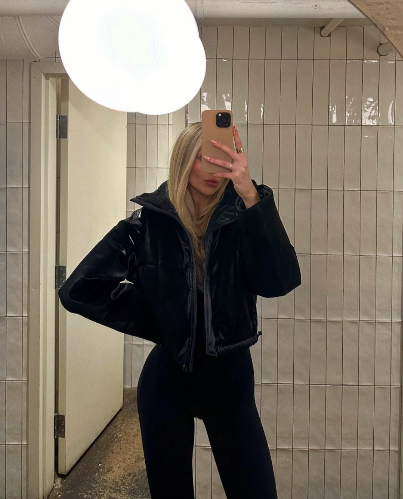 winter fit🖤

#LTKstyletip #LTKSeasonal #LTKActive