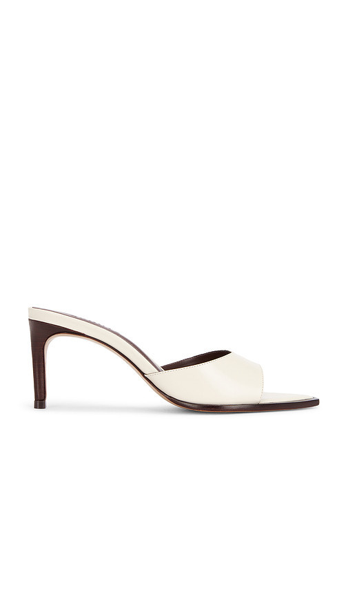 Schutz Elise Sandal in White. Taglia 6.5. Also in 6, 7, 7.5, 8, 8.5, 9, 9.5, 10. | Revolve Clothing (Global)