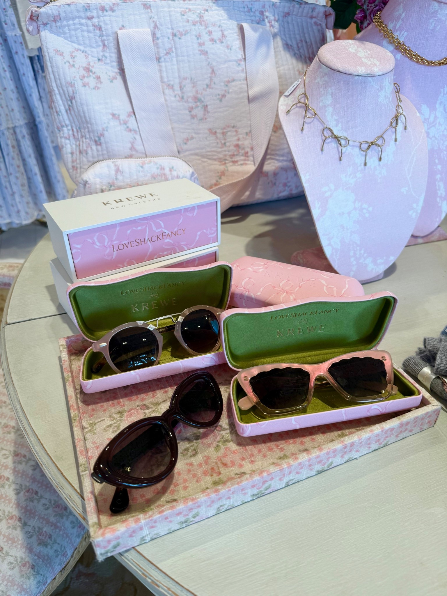Sunnies!!


LoveShackFancy
Krewe
Sunglasses
Pink glasses

#LTKStyleTip