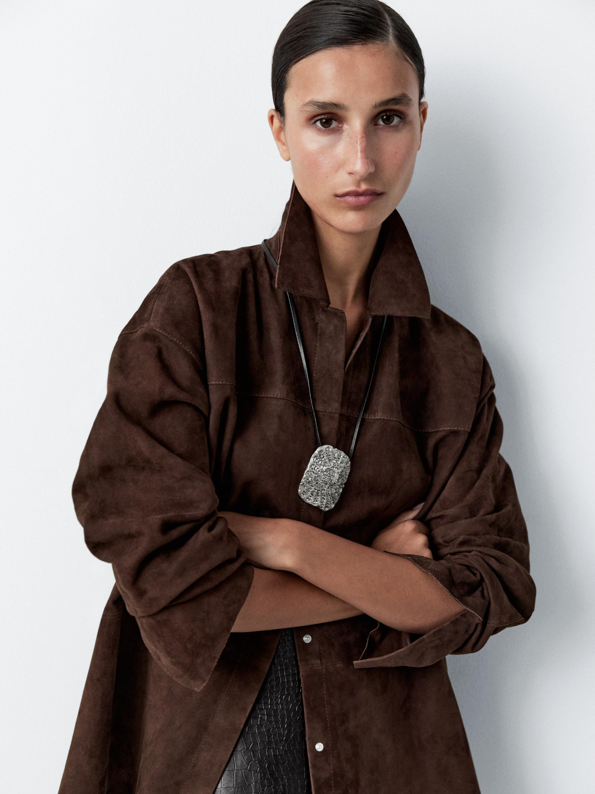 Textured medallion necklace | Massimo Dutti UK