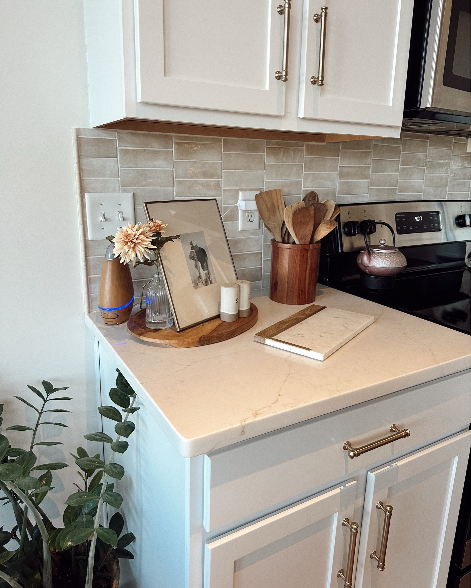 🧼 clean house + essential oils diffusing cleaned the whole house today with @branchbasics I’ll link my code below for y’all who like using non-toxic cleaning products 🫧🧻🧺 “Kerstyn” for $$ off! 

#LTKHome #LTKFamily #LTKKids