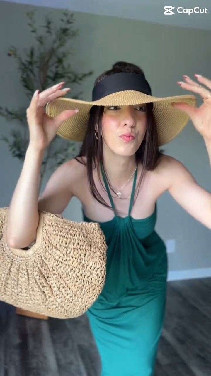 Summer with dress is …. 🤩  
#halara @Halara #dress

#LTKootd