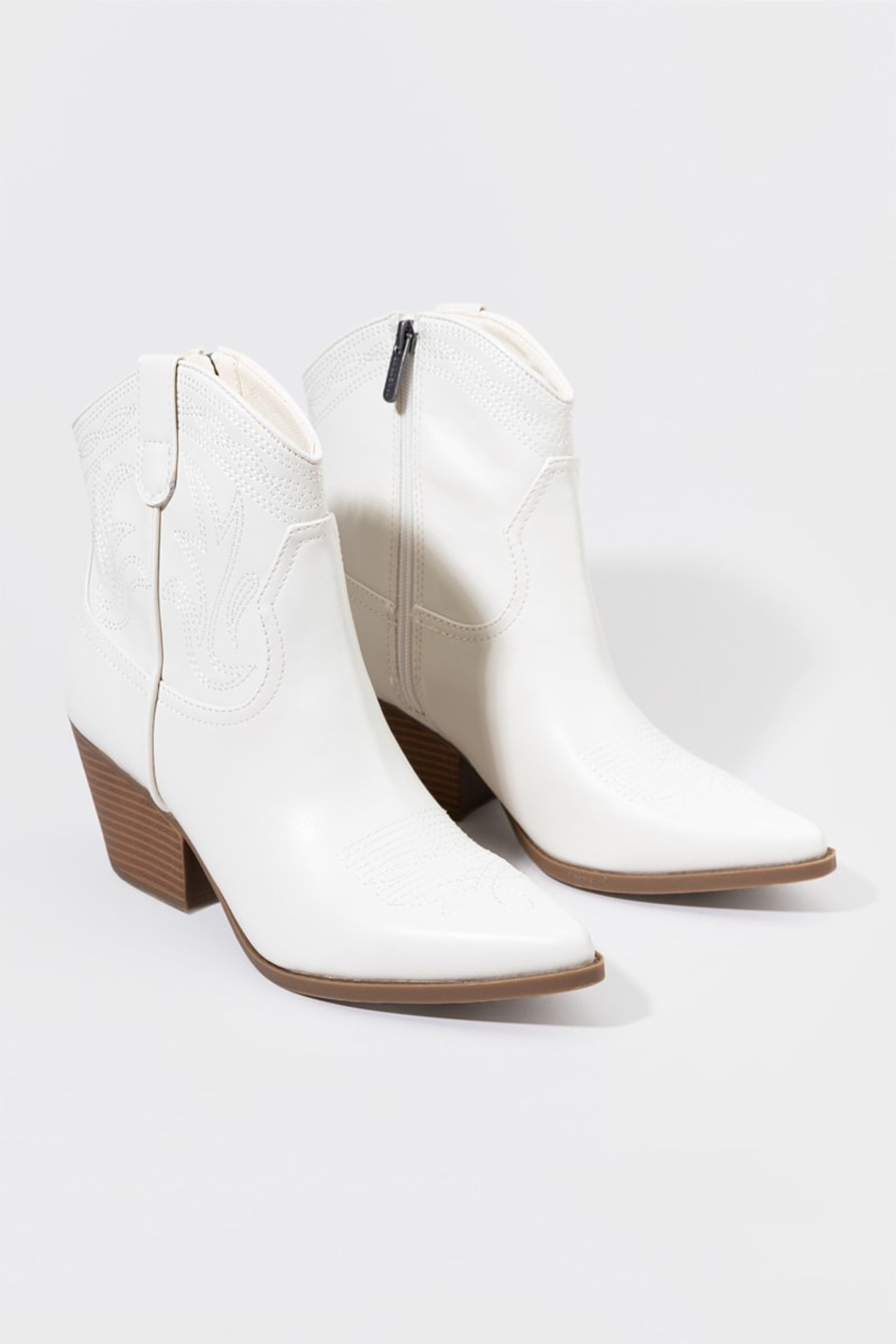 indigo rd. Alydia Contrasting Stitch Western Boots White | Francesca's