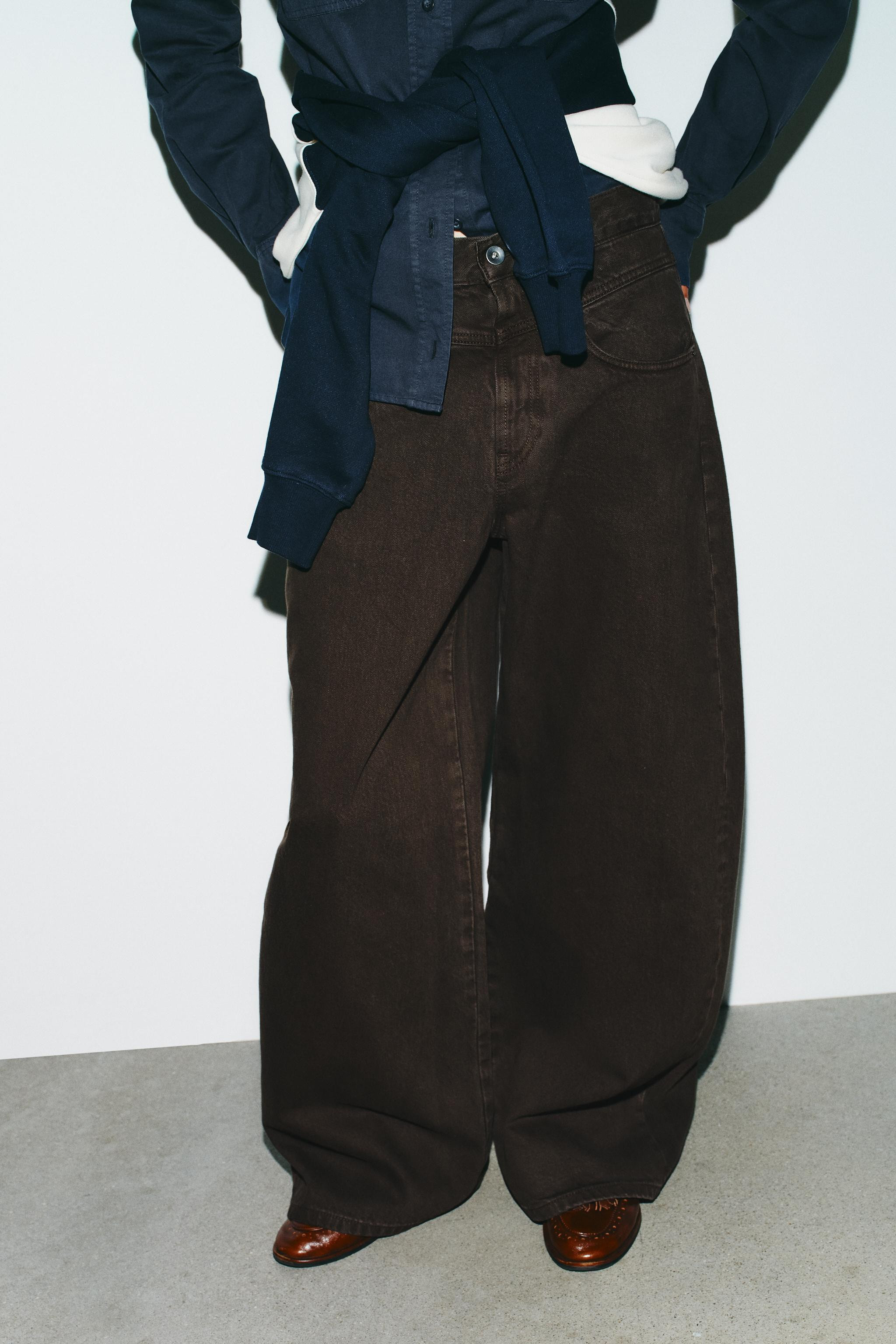 TRF BAGGY BARREL LOW-RISE JEANS | Zara AU