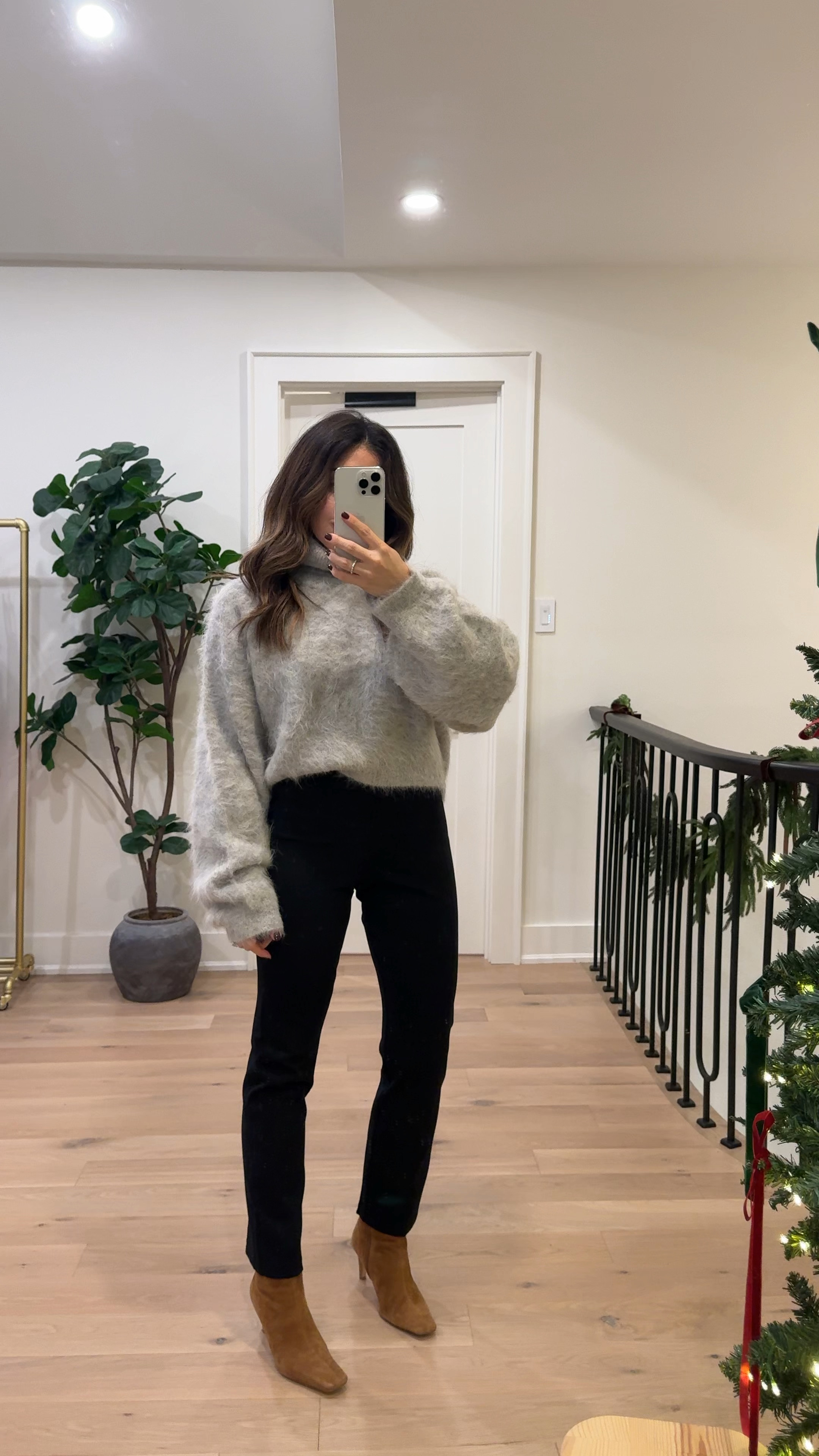 How I’m styling my slim leg pants with a heel!

Top: xs
Pants: xs reg

#LTKsale #LTKcanada #LTKstyletip