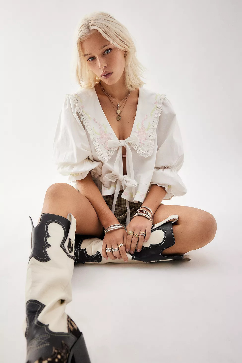 Kimchi Blue Wildflower Blouse | Urban Outfitters (EU)