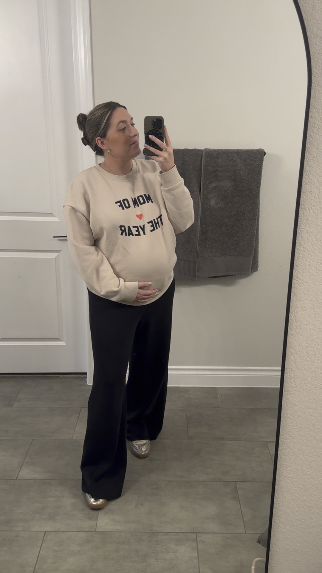 Casual OOTD at 36 weeks pregnant 