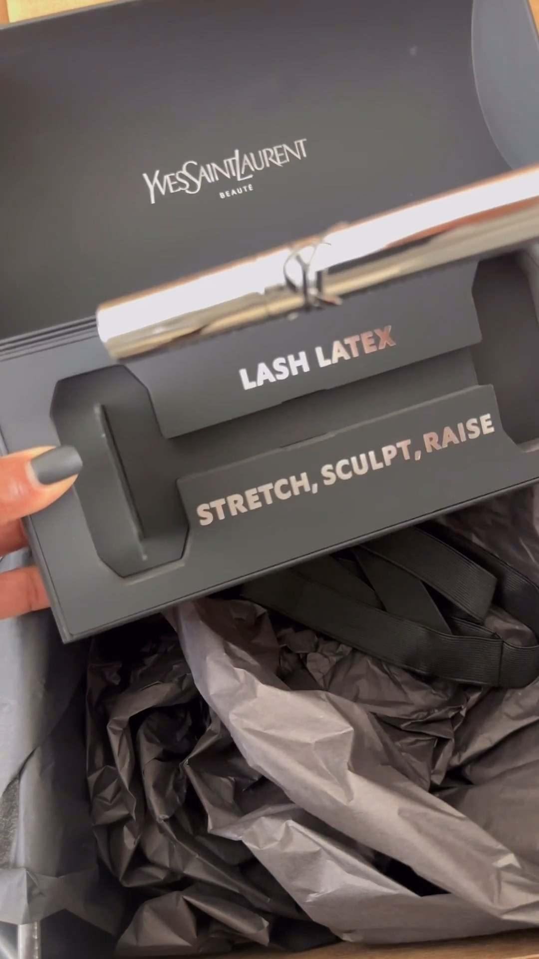 YSL Lash Latex in the building.
Just a little unboxing moment because packaging matters and this one is giving luxury. I cannot wait to see what these lashes about to do.
We love a bold lash over here.

#YSLBeauty #Mascara #BoldLashes #LuxuryBeauty #MakeupRoutine #PRUnboxing #beautyessentials #xoJalonda

#LTKselfcare #LTKOver40 #LTKBeauty