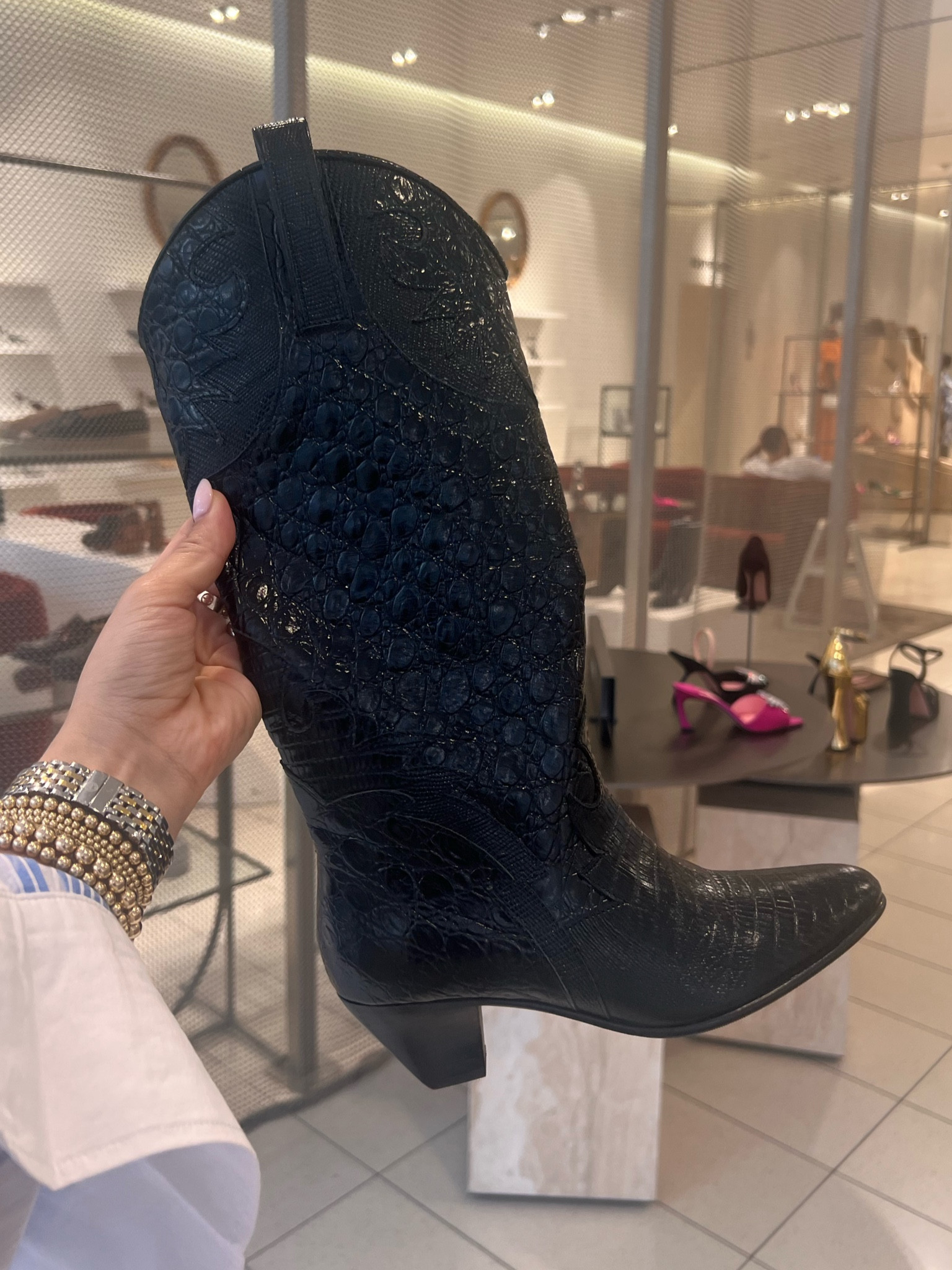 These boots are INSANE and can dress up or down any outfit 

#LTKshoecrush #LTKsalealert #LTKstyletip