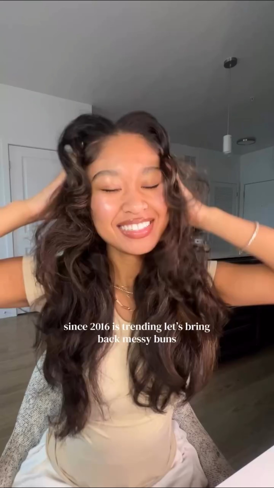 ngl i miss a perfect messy bun 
#2016 #messybun #dryshampoo #trending 
dry shampoo- @hairitagebymindy