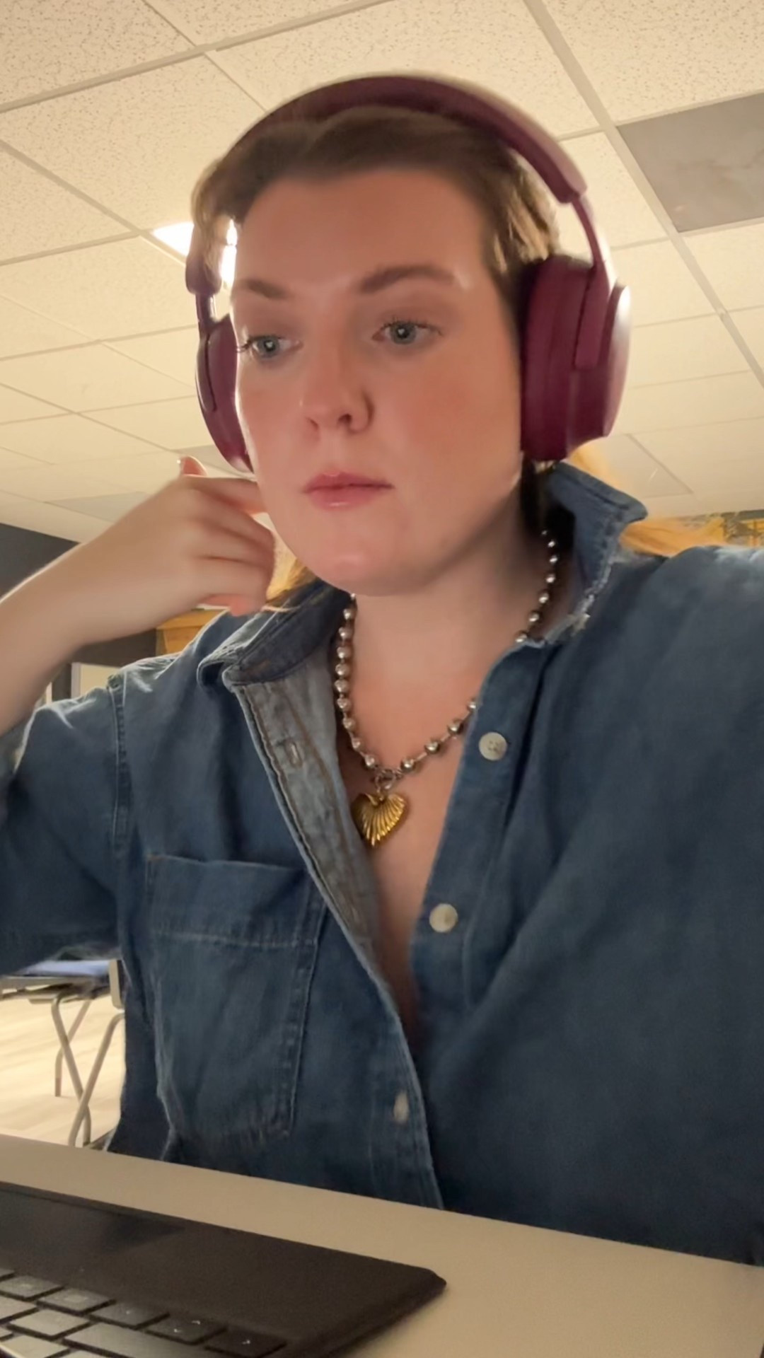 These are the headphones that saved my ears after AirPods started hurting during long workdays. The noise cancelling is incredible, they’re actually comfortable for hours, and this color is on sale right now. If you work at a desk all day like I do… these are a game changer. Linked here 🎧🤍

#LTKdayinmylife #LTKSaleAlert #LTKWorkwear