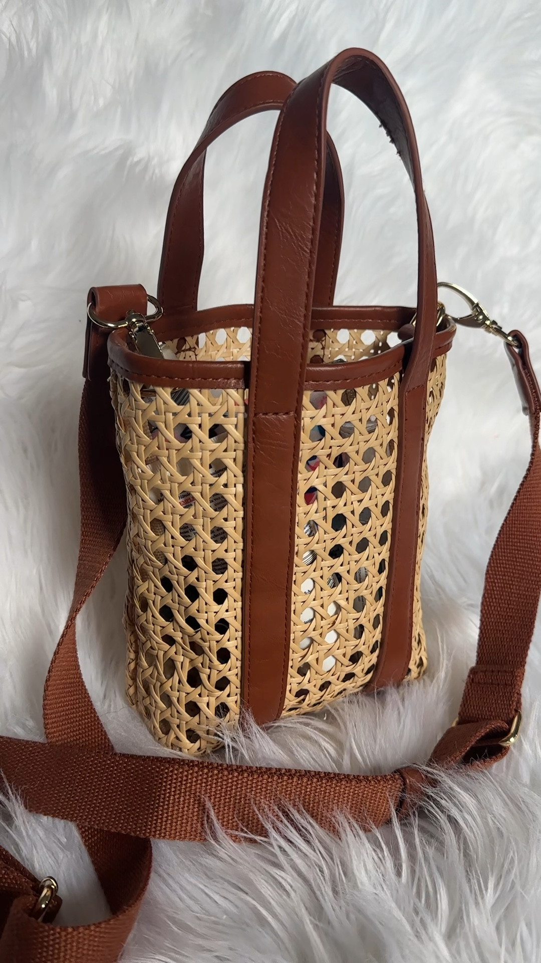 POV: you found the cutest spring and summer bag. 
I am obsessed!! It holds my wallet/keys, hand sanitizer, hand cream, lippie, and phone! 

Only $20!!!

#LTKSeasonal #LTKstyletip #LTKfindsunder50