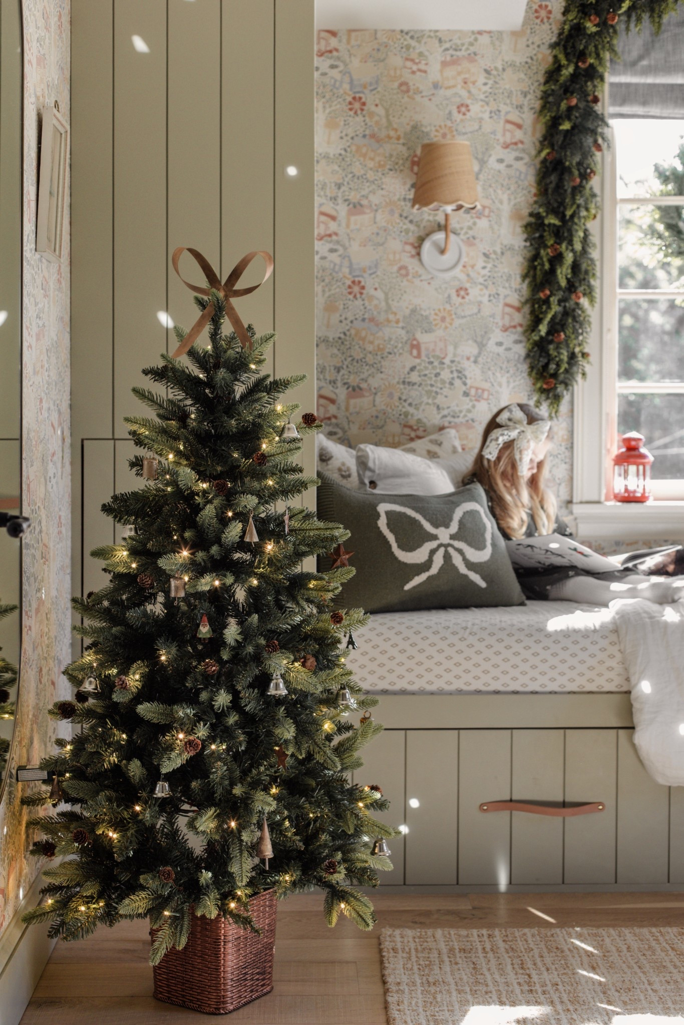 Our daughter’s room decorated for the holidays 🌲

#LTKSeasonal #LTKHoliday #LTKHome