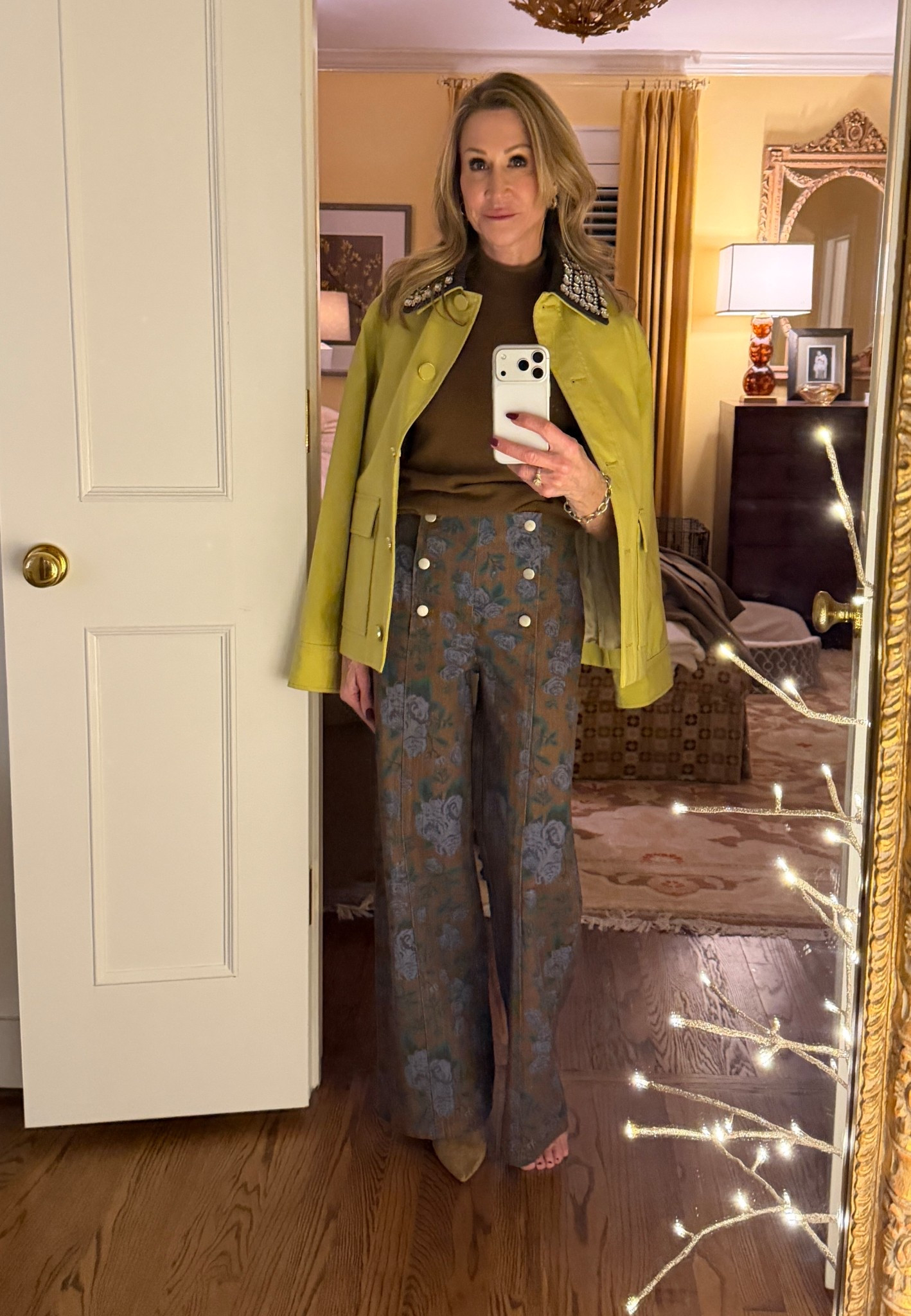 I’m finally jumping on the barrel Jean trend!  I’m linking some of my faves along with pieces to complete a similar look!

#LTKdayinmylife #LTKOver40 #LTKootd